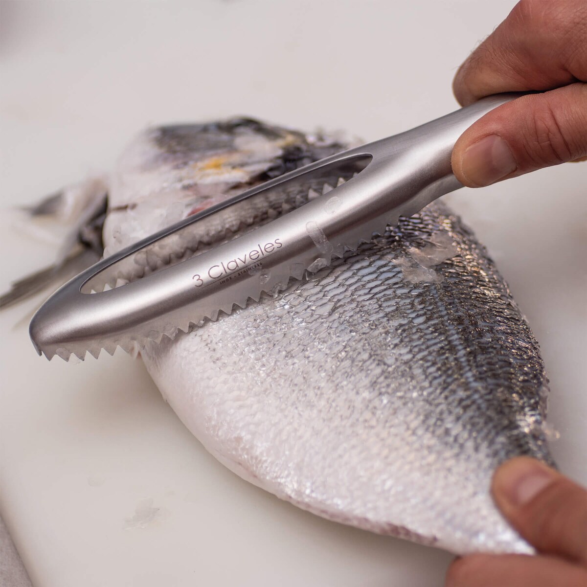 Tira-escamas 3 Claveles Aço-3