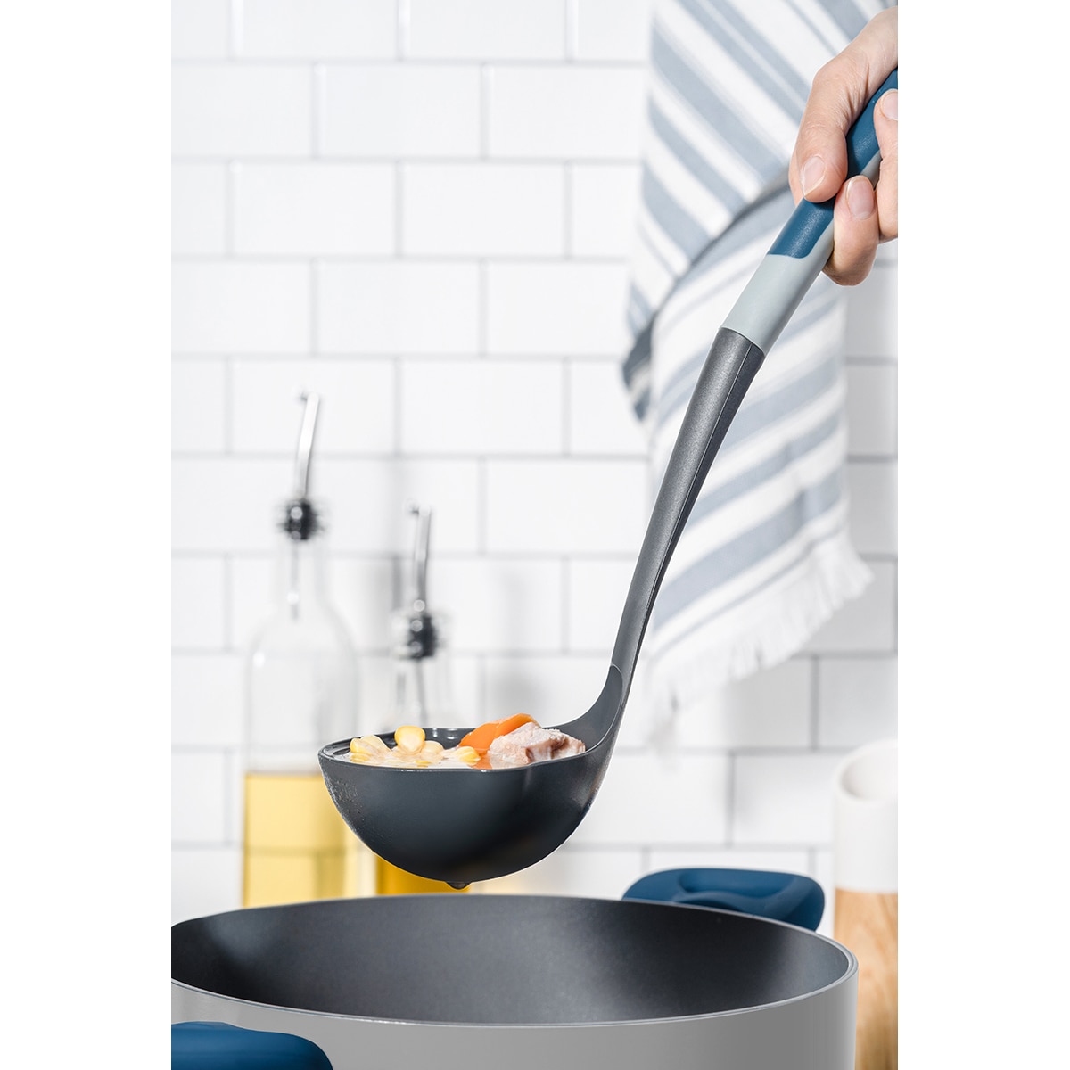 Cazo de sopa con escala de medidas Tasty Gris-6