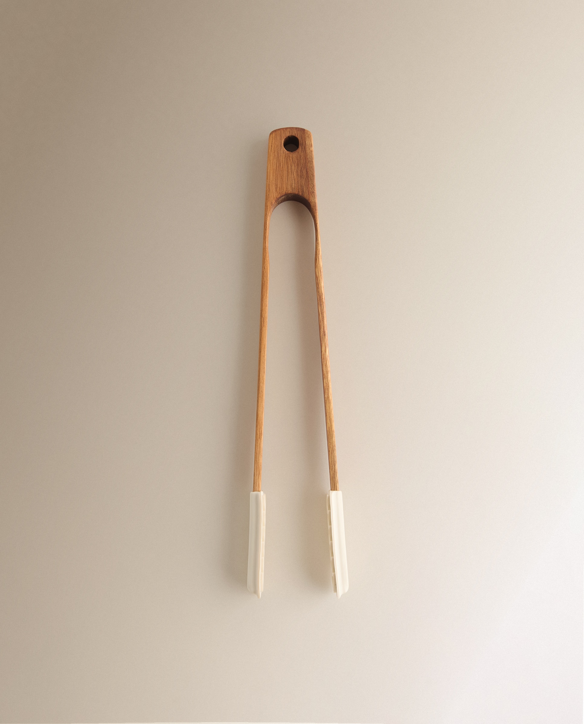 Pinças de Madeira de Acácia e Silicone Preto-1