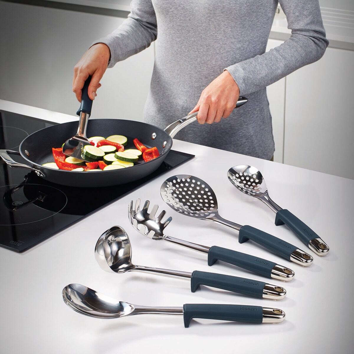 Set de 6 utensilios de silicona con carrusel Elevate Joseph Joseph Negro-14
