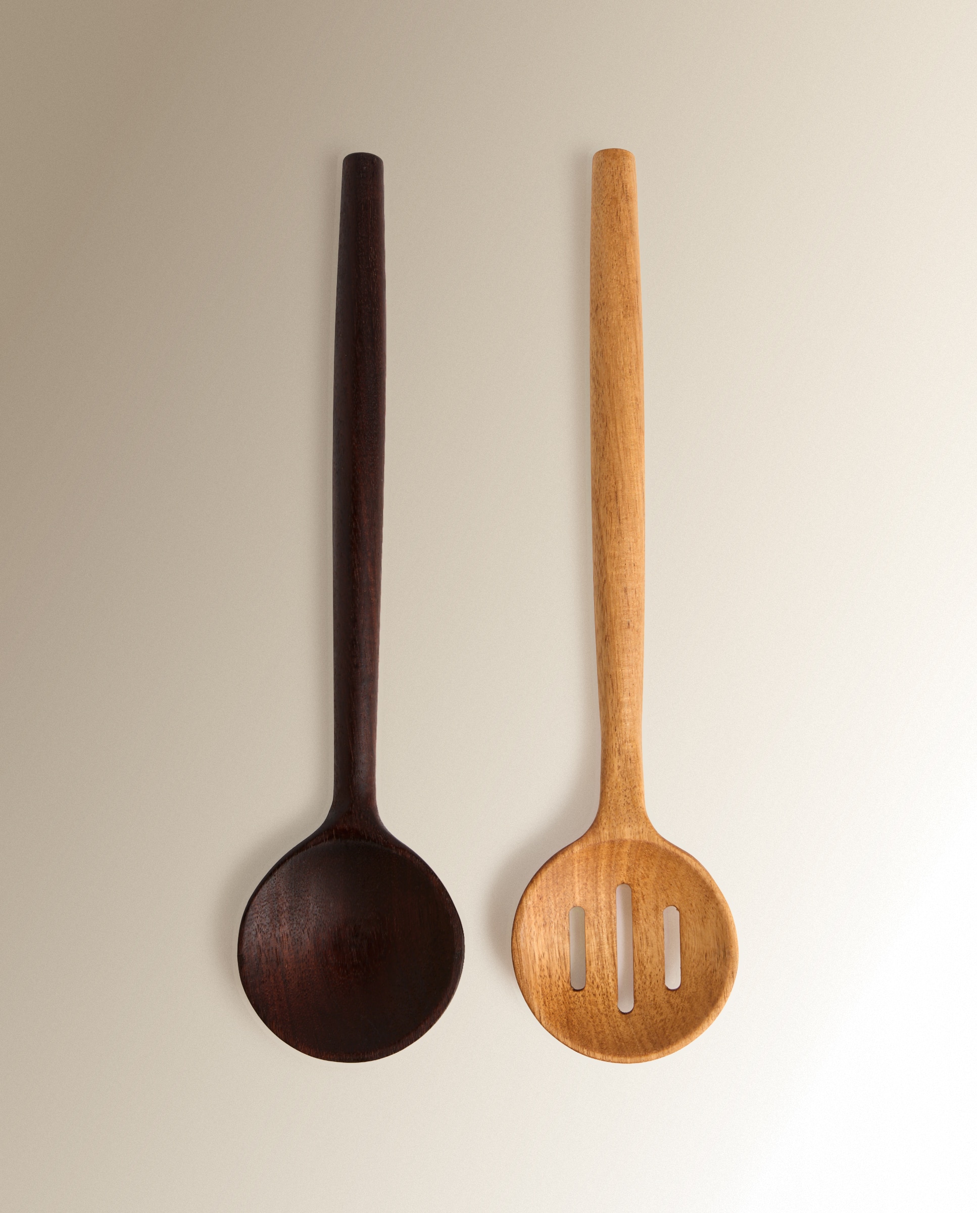 Imagen 0 de Set de 2 cucharas de madera Contemporáneo Natural