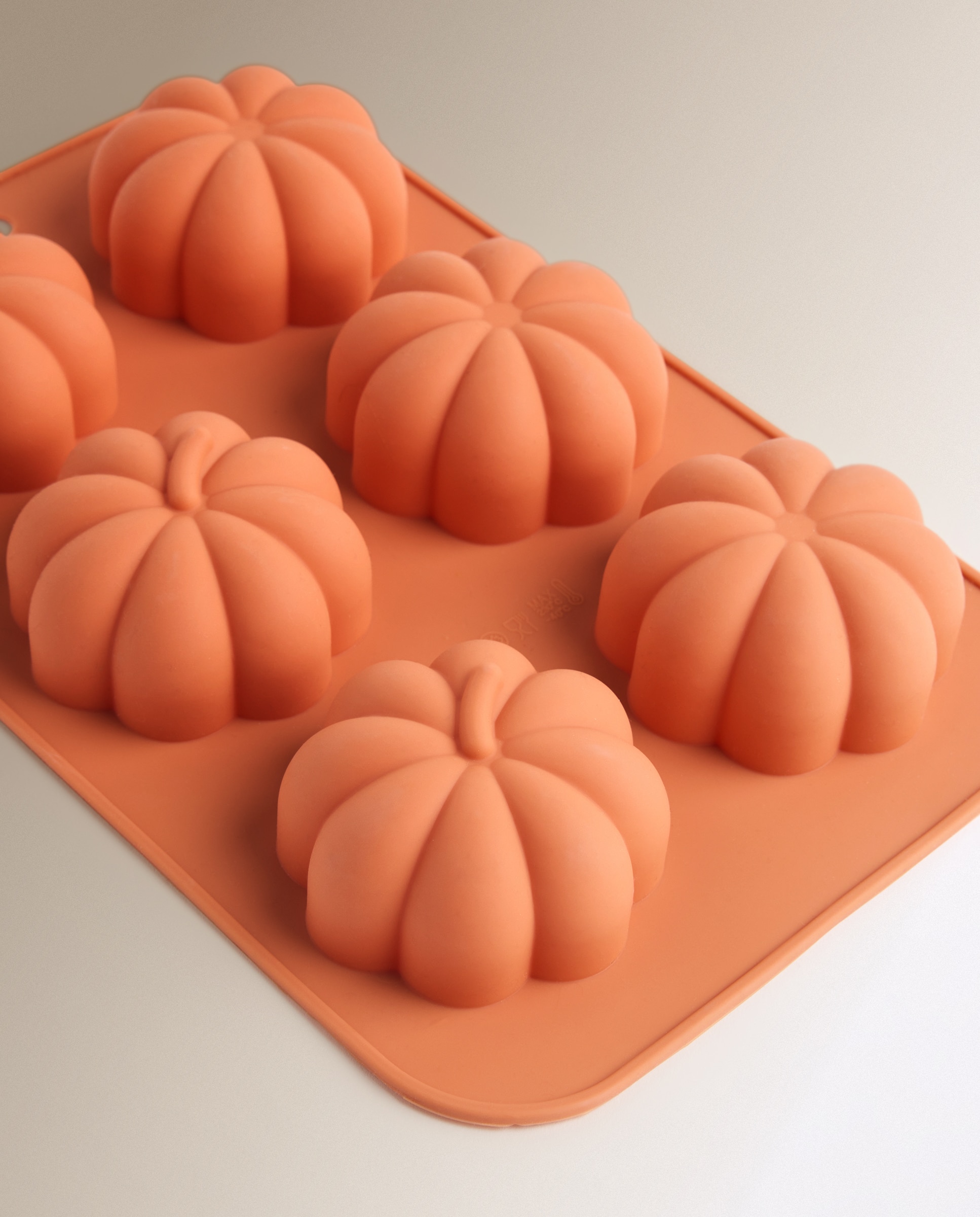 Molde de Silicone para 6 Unidades Abóbora Halloween Laranja-3