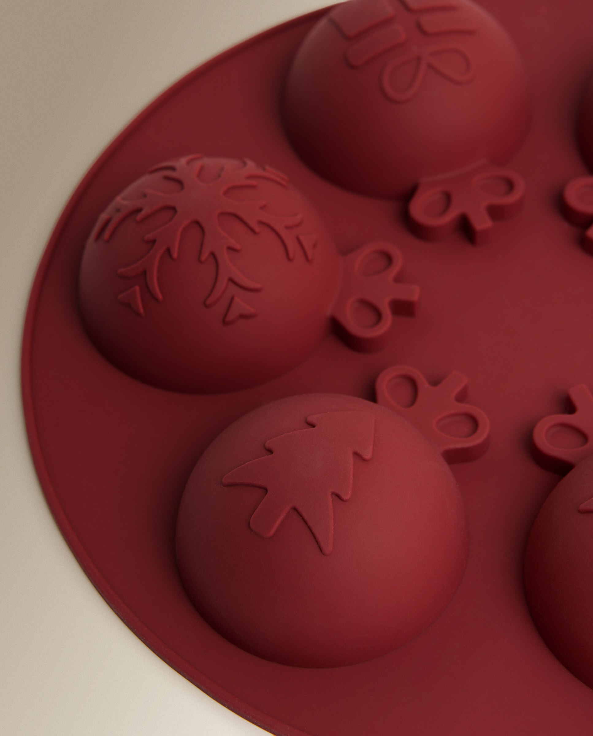 Molde de Silicone para 6 Unidades Bola de Natal Vermelho-3