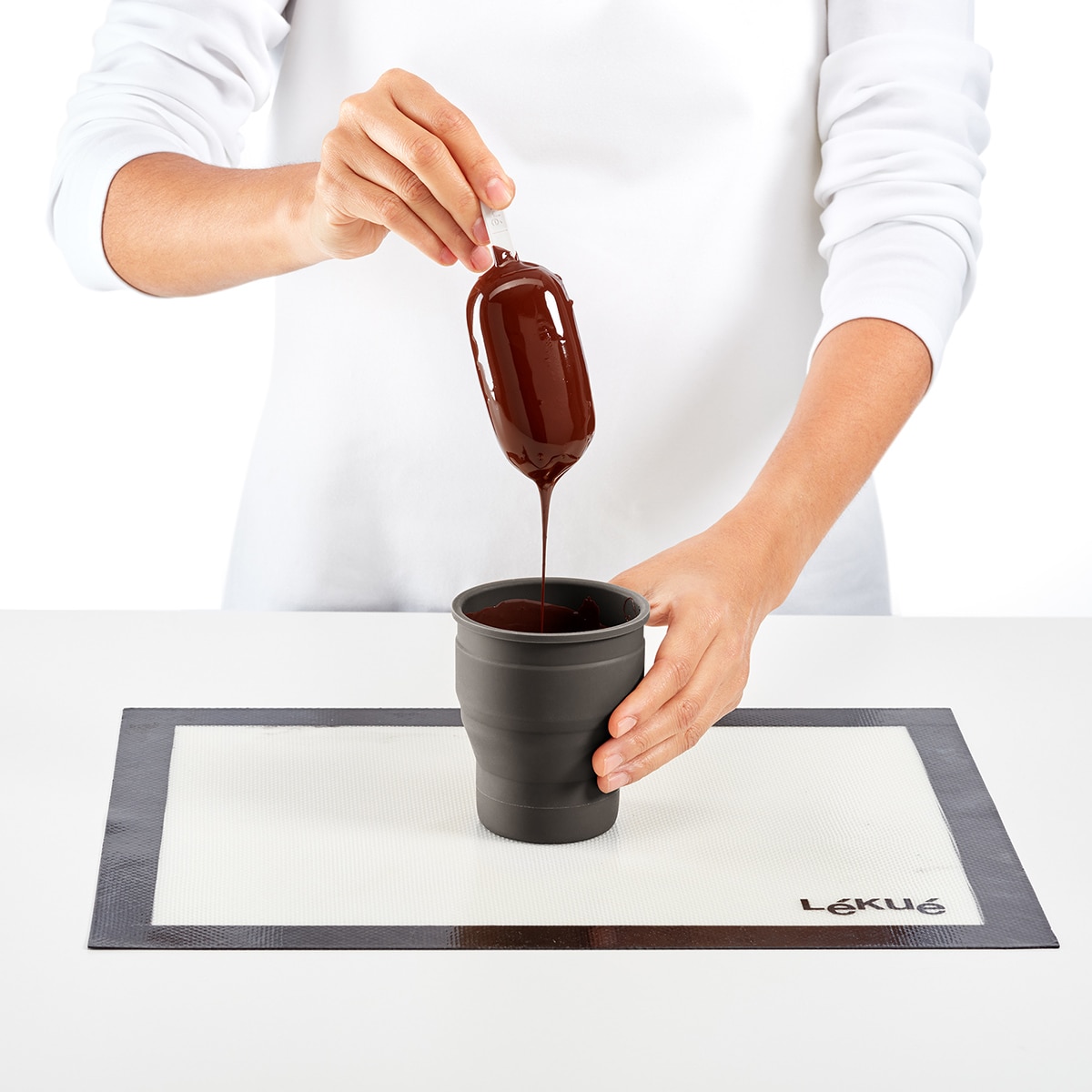Conjunto de 4 formas para gelados cremosos + recipiente Classic Creamy Castanho-2