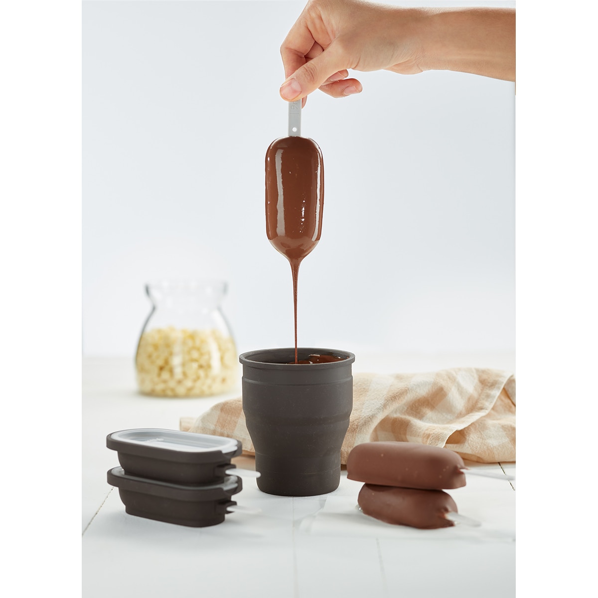 Conjunto de 4 formas para gelados cremosos + recipiente Classic Creamy Castanho-3