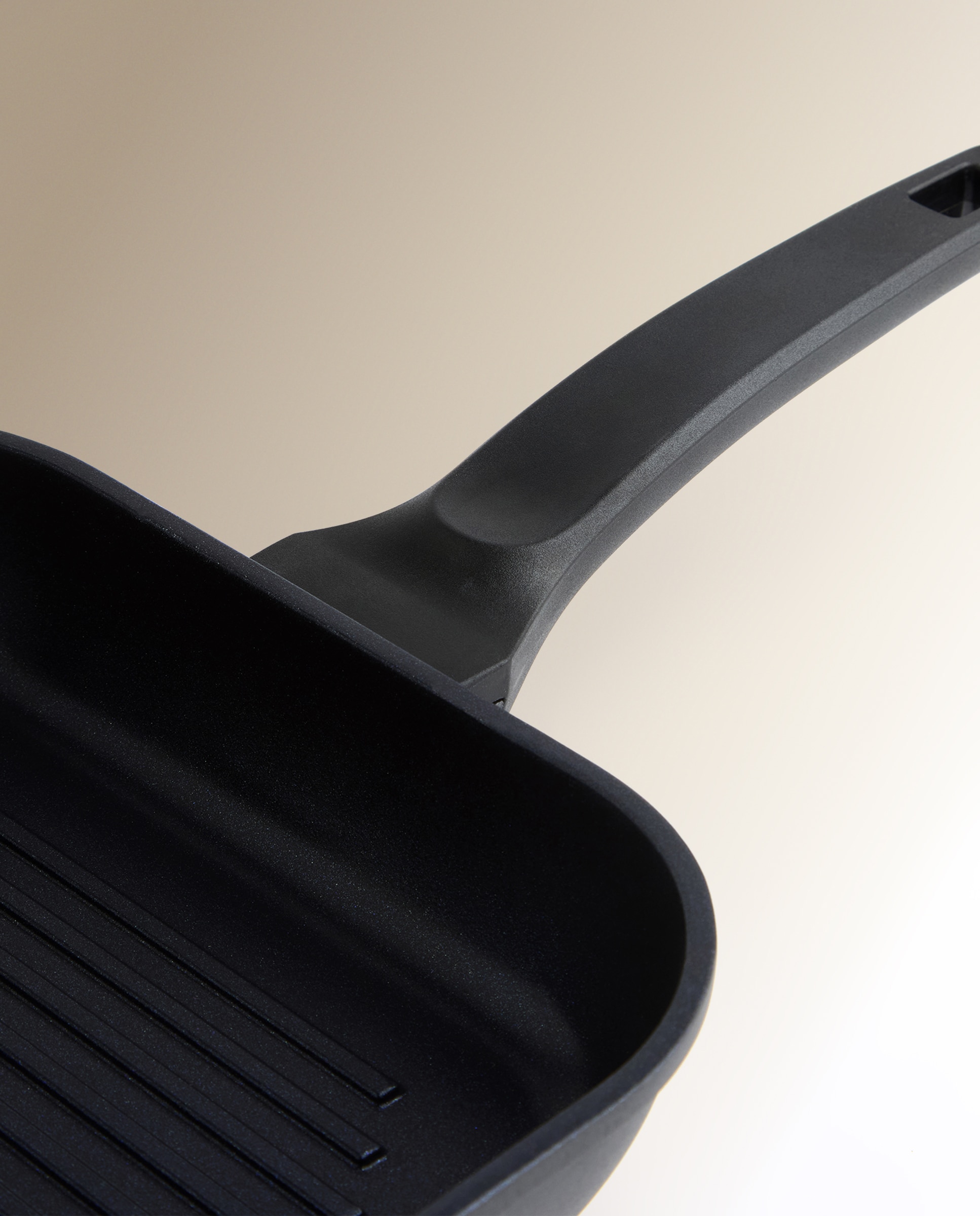 Grelhador de Alumínio Fundido Excellent Pro Preto-3