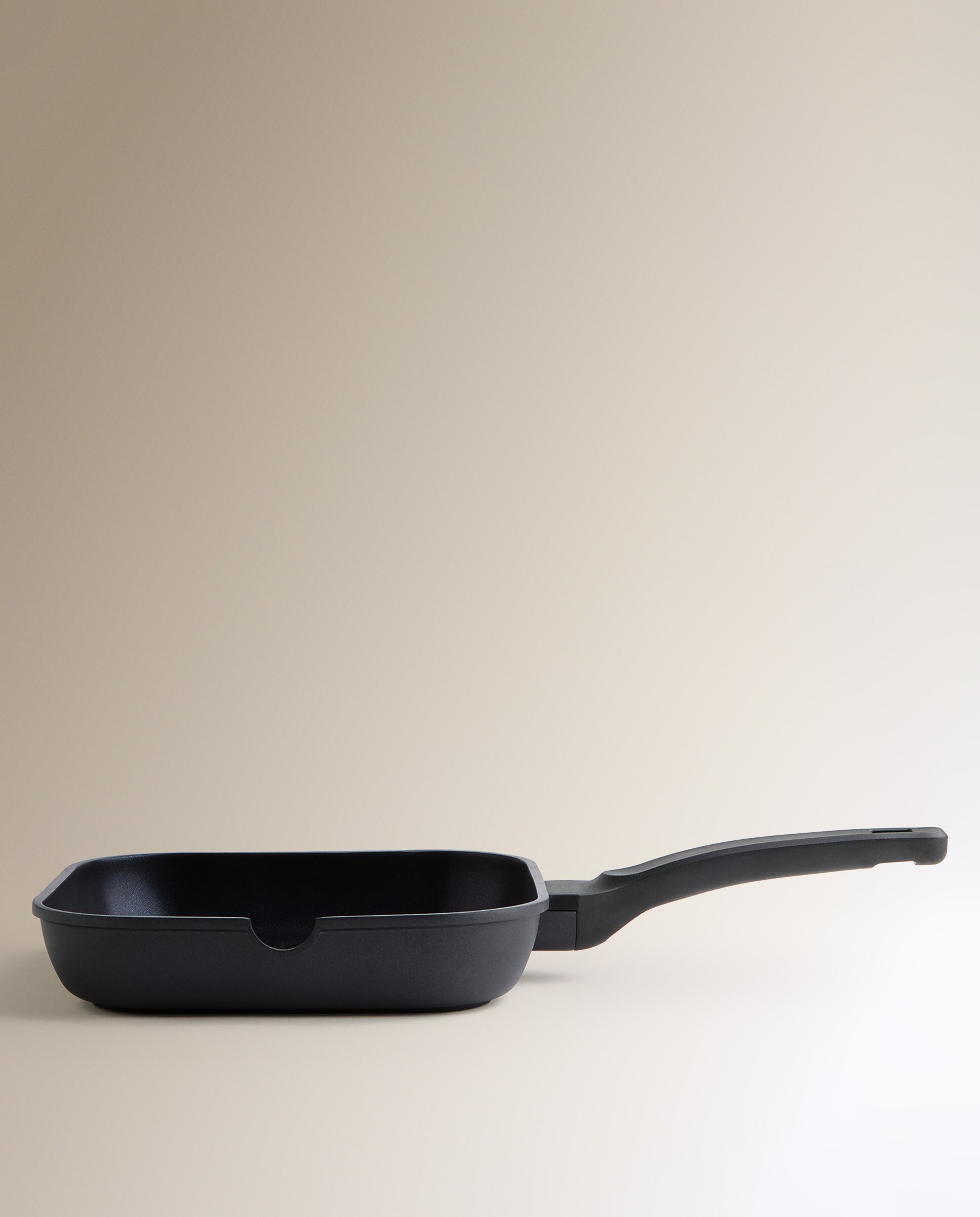 Grelhador de Alumínio Fundido Excellent Pro Preto-4