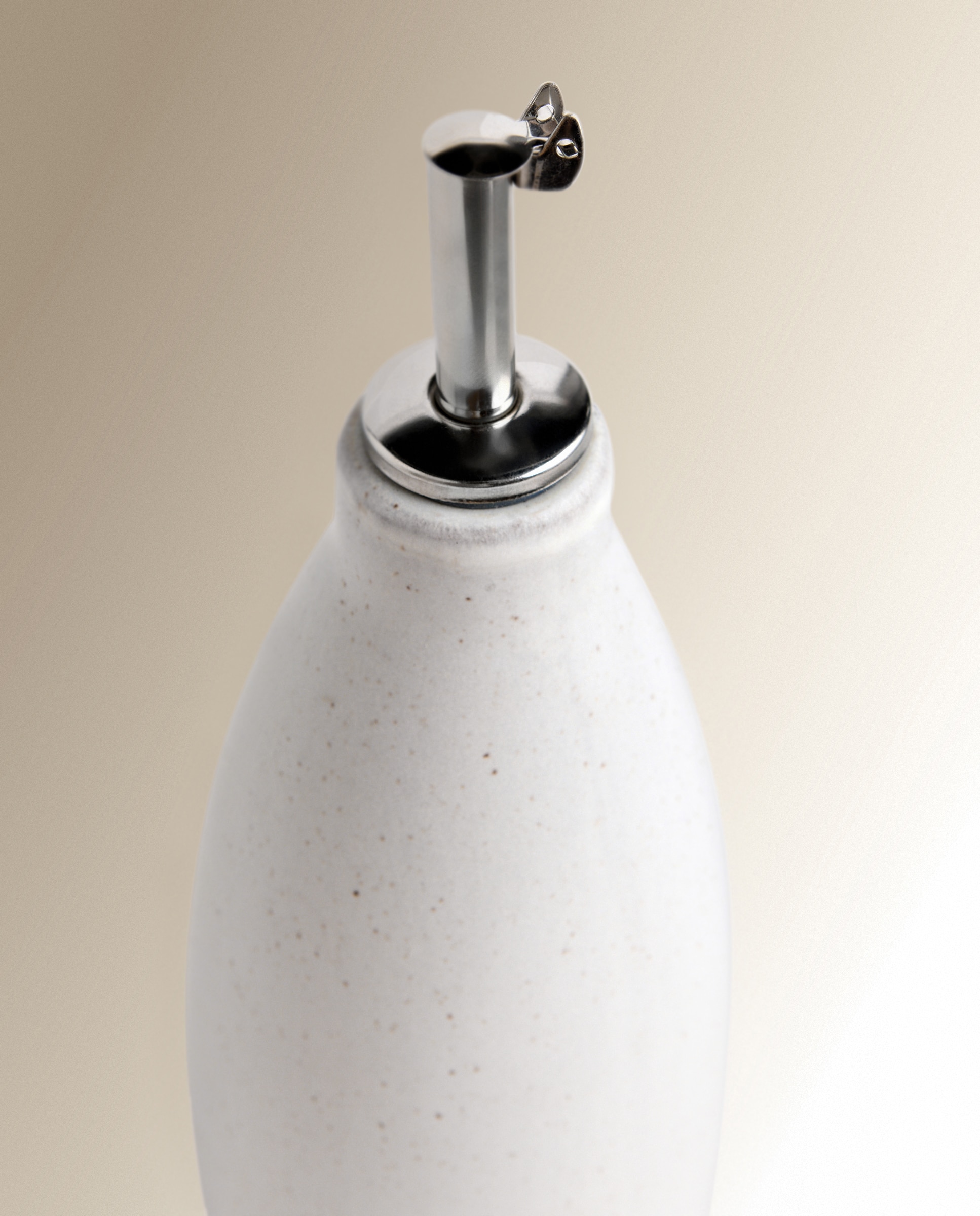 Galheteiro de Azeite de Cerâmica Contemporâneo Cru-2
