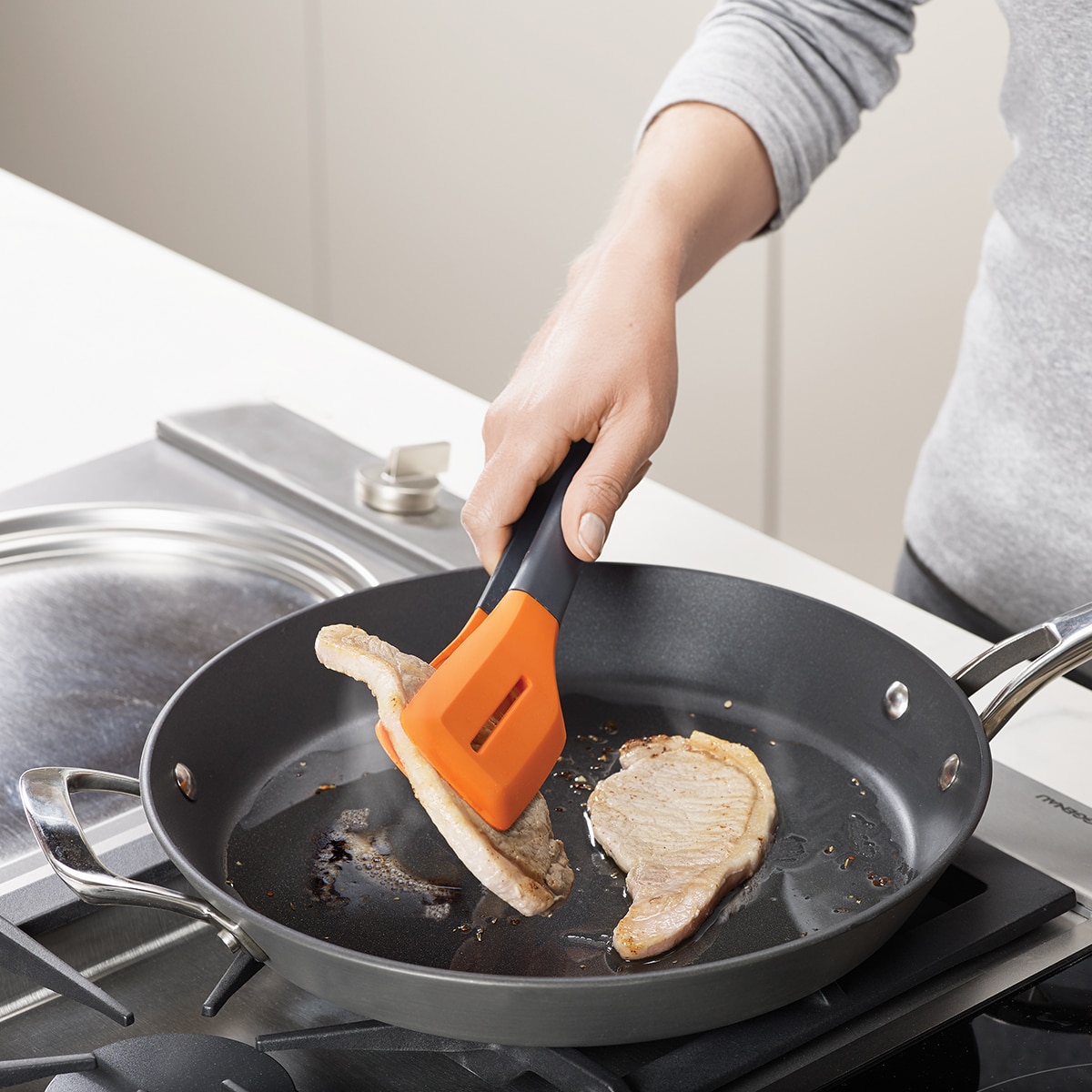Pinças Turner Tongs Joseph Joseph Laranja-2