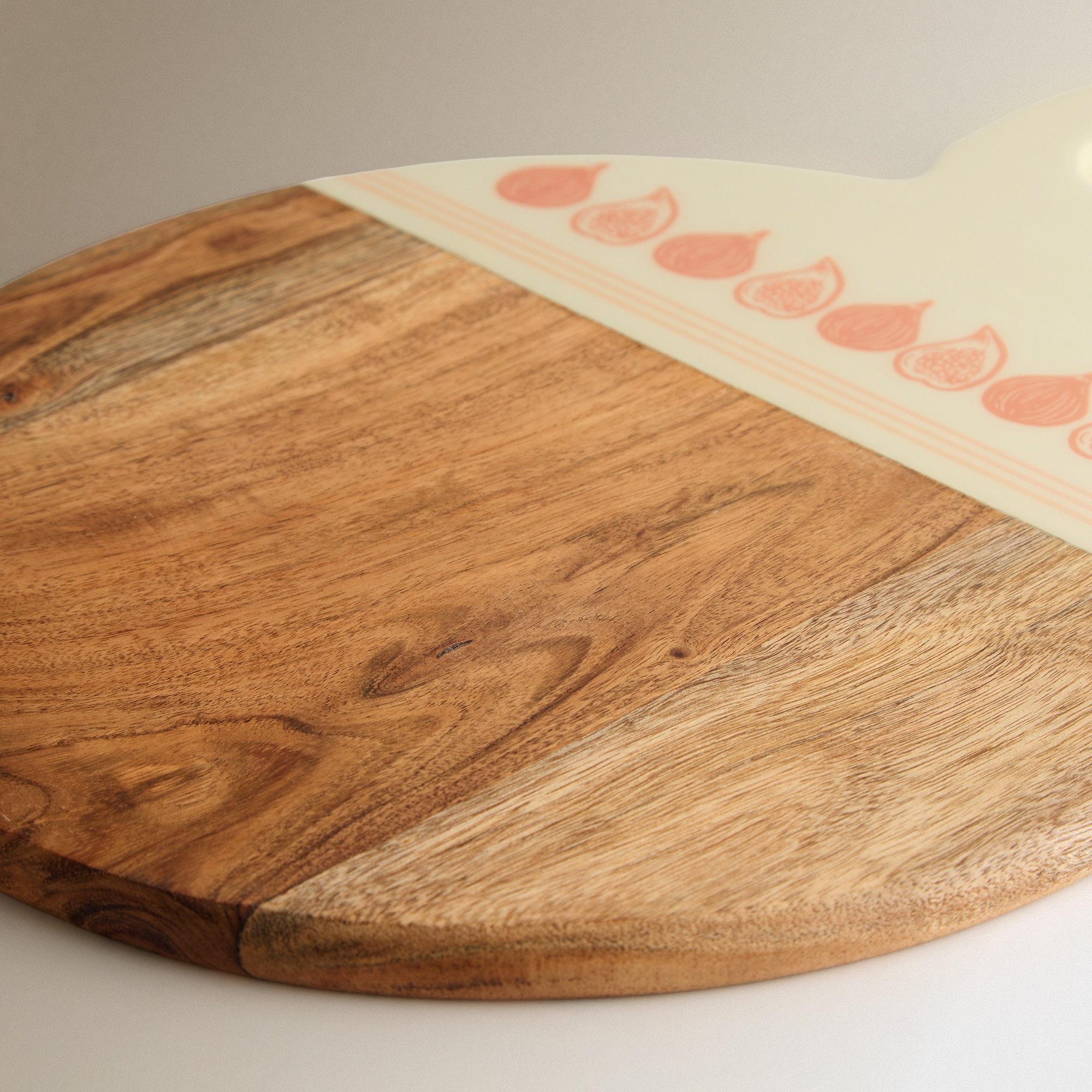 Tábua de Cortar Redonda Acácia Tempero Natural-3