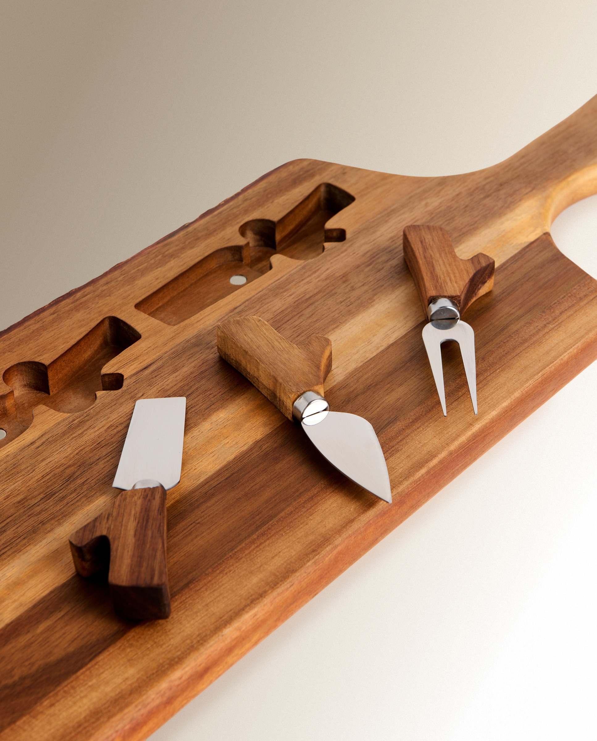 Tabla de cortar con 3 cuchillos para queso - Natural Natural-2