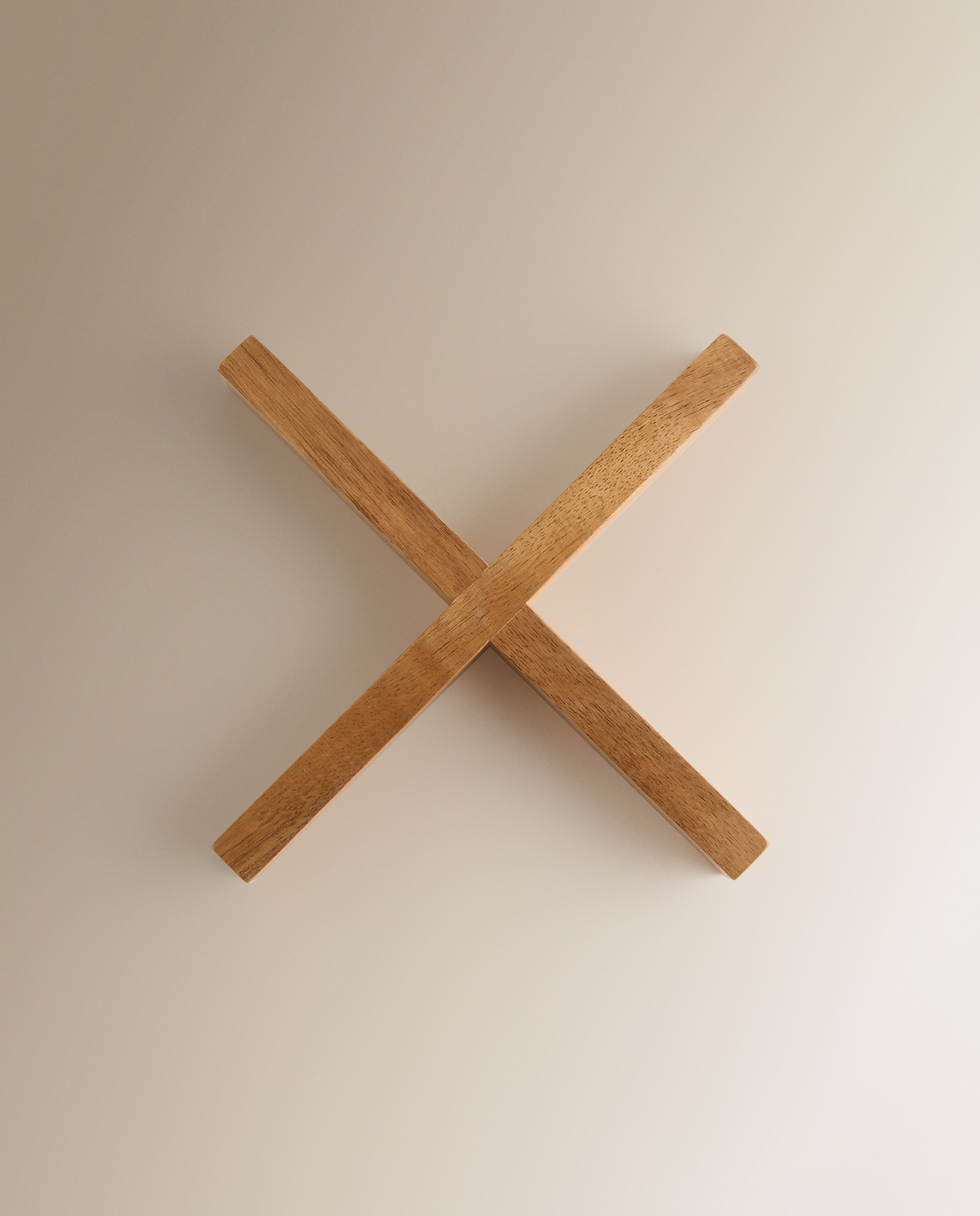Base para panelas em madeira cruz Acácia Natural-1
