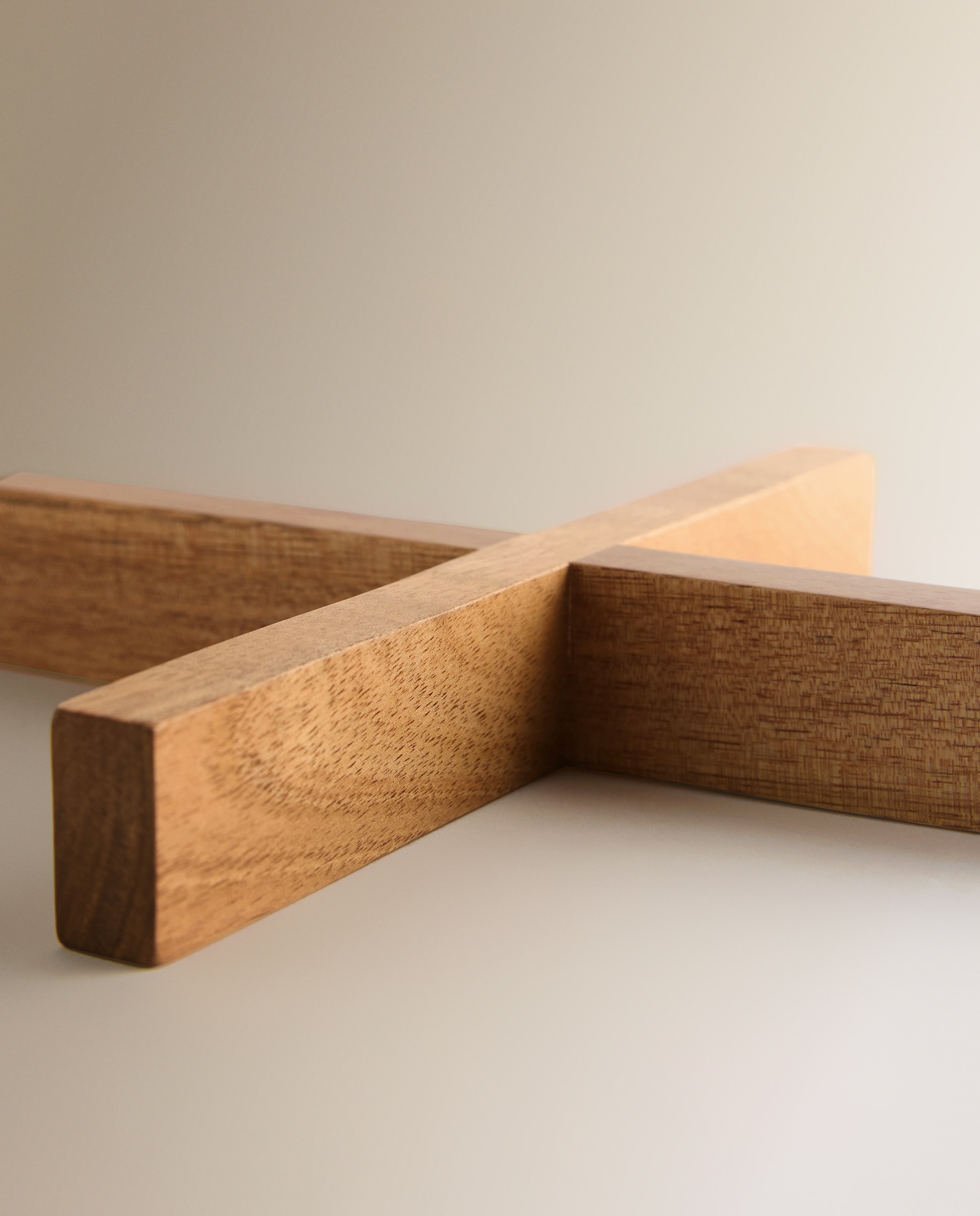 Base para panelas em madeira cruz Acácia Natural-2