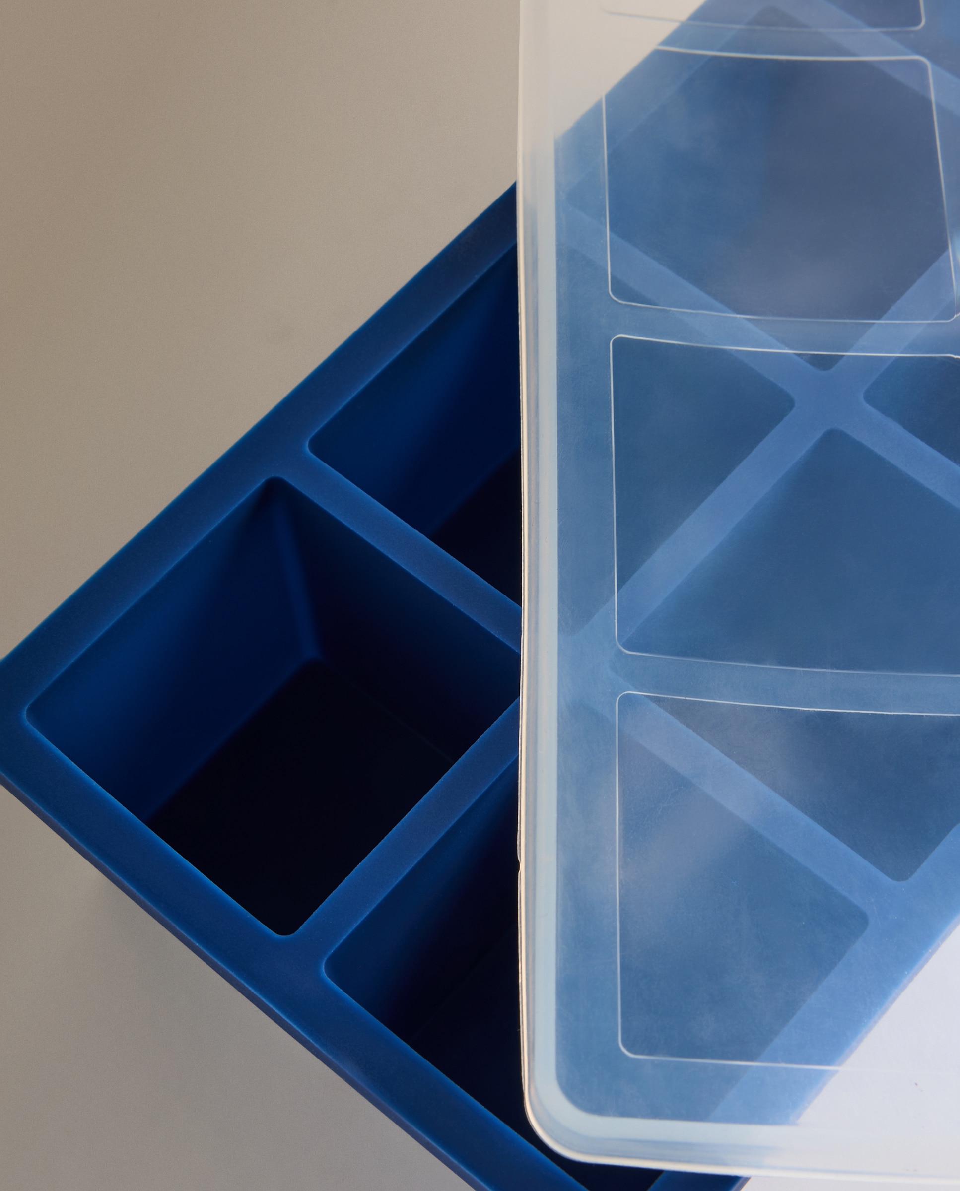Molde para 10 Cubos de Gelo com Tampa Azul-3