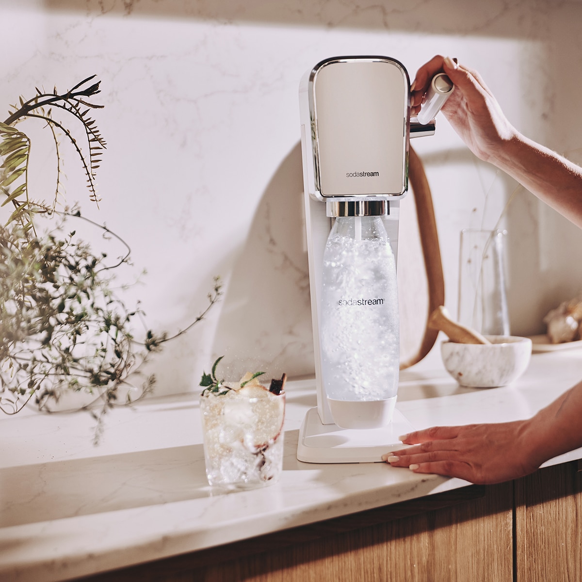 Imagen 3 de Máquina para gasificar agua con cilindro y bote blanco Art SodaStream - Blanco Blanco