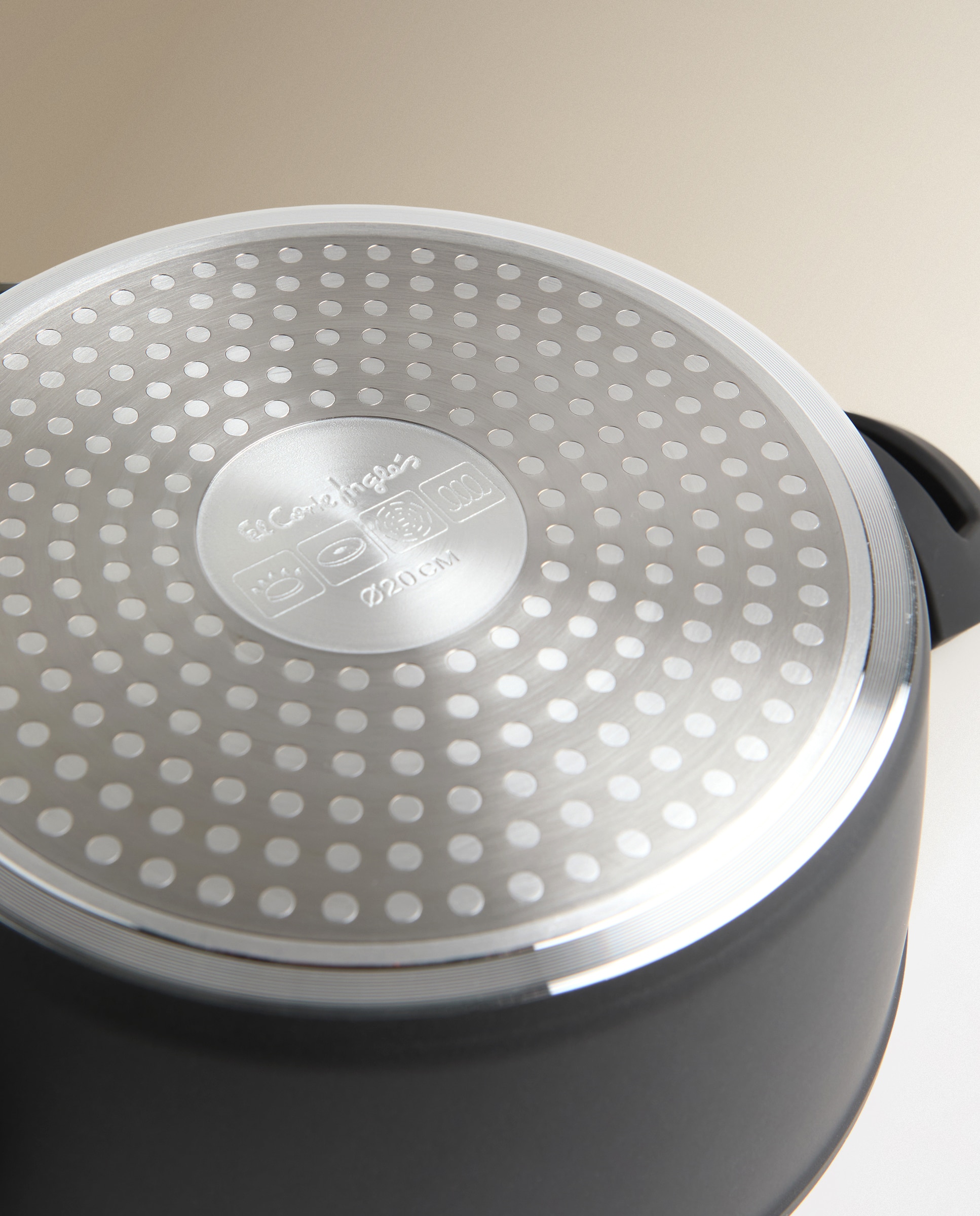 Batería de cocina de 4 piezas de aluminio forjado efecto piedra Stone.. Negro-7