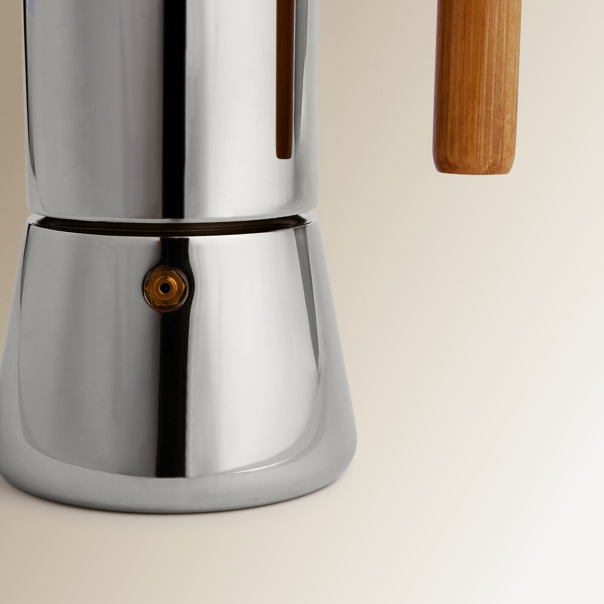 Cafeteira de aço inoxidável com pega de acácia Aço-3