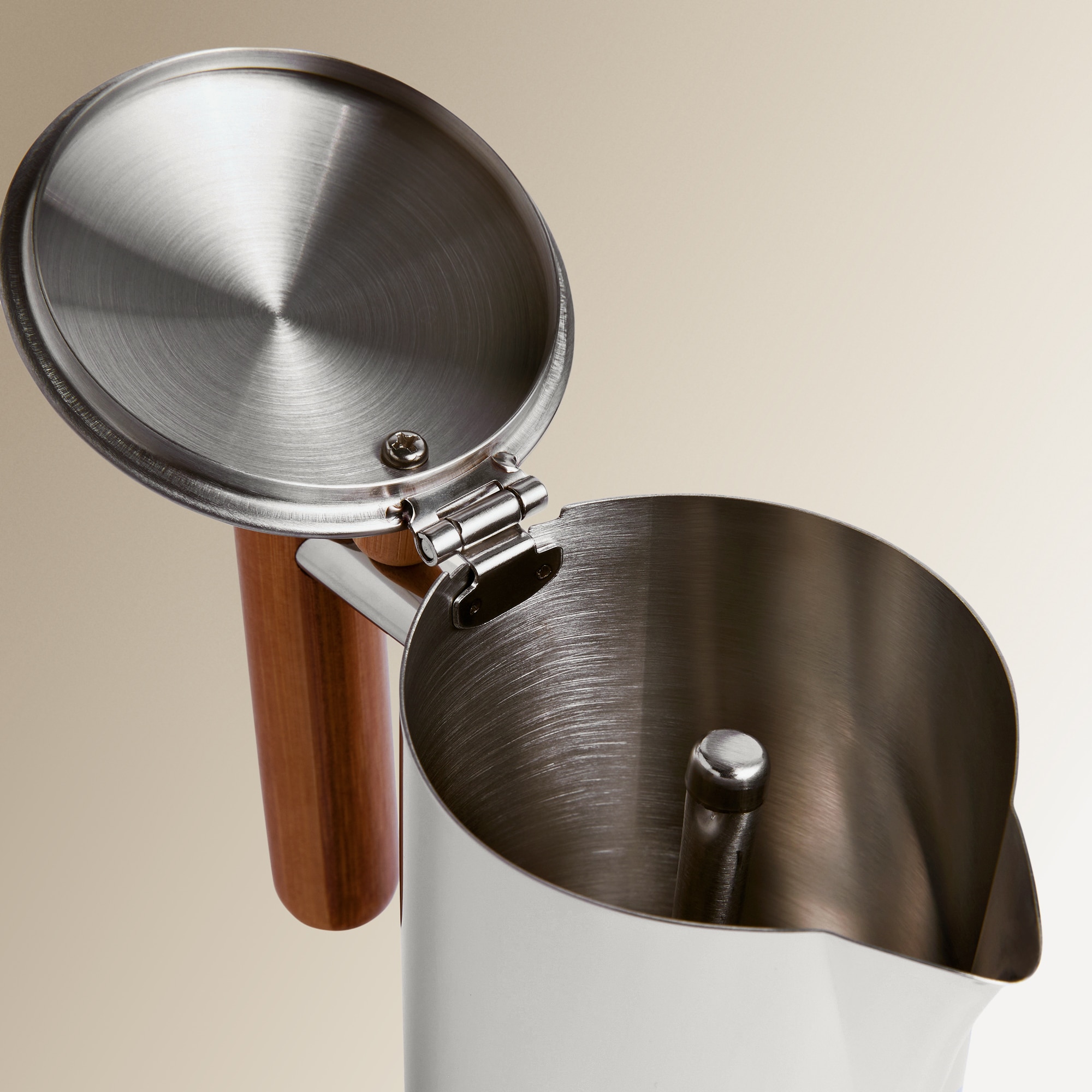 Cafeteira de aço inoxidável com pega de acácia Aço-5