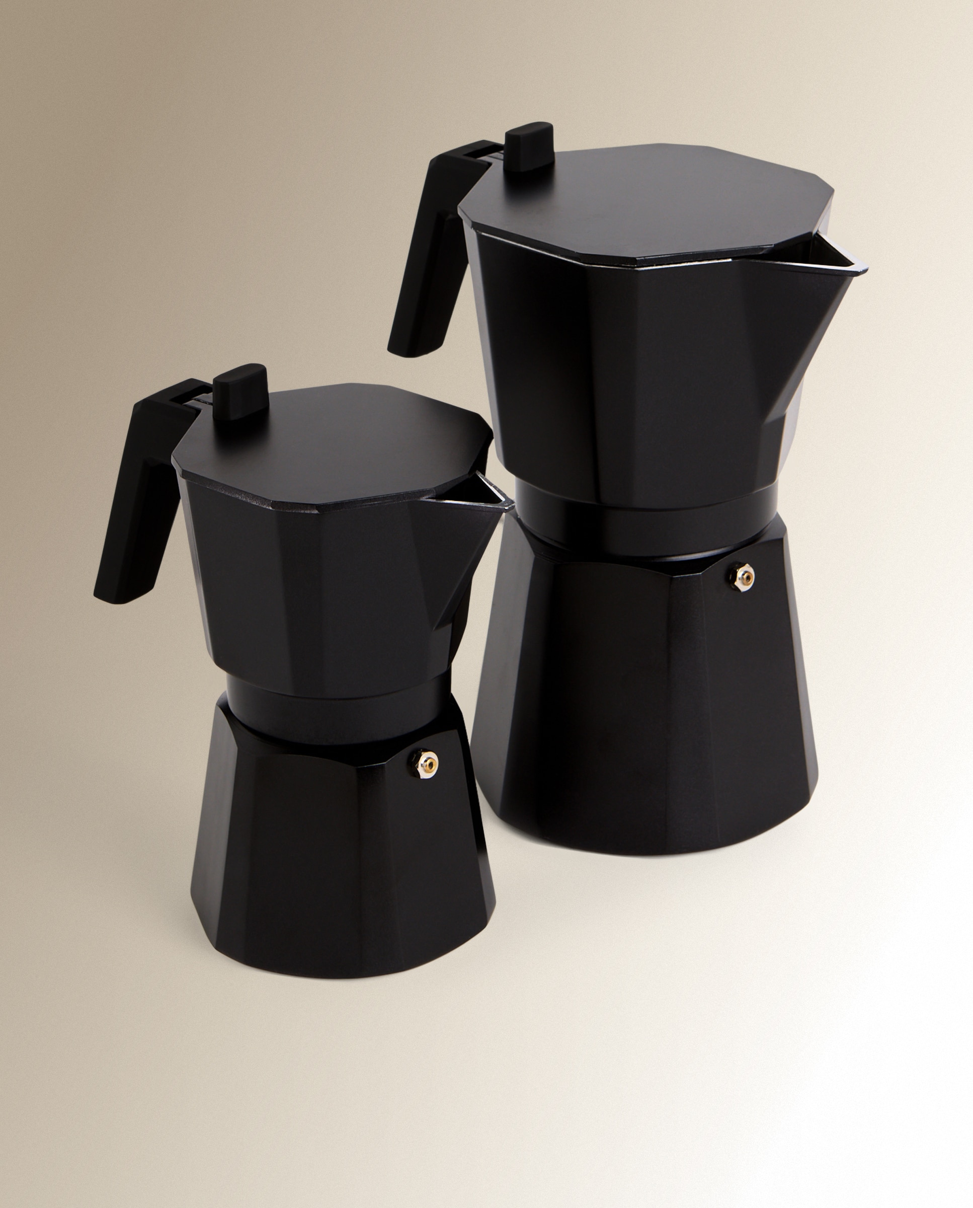 Cafetera italiana de aluminio Facetada - Negro 6 Tazas Negro-5