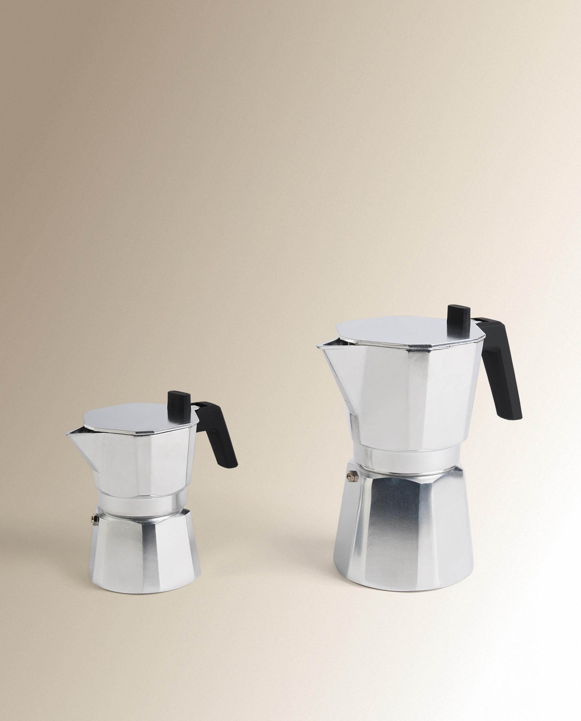 Cafetera italiana de aluminio Facetada - Gris 3 Tazas Gris-5