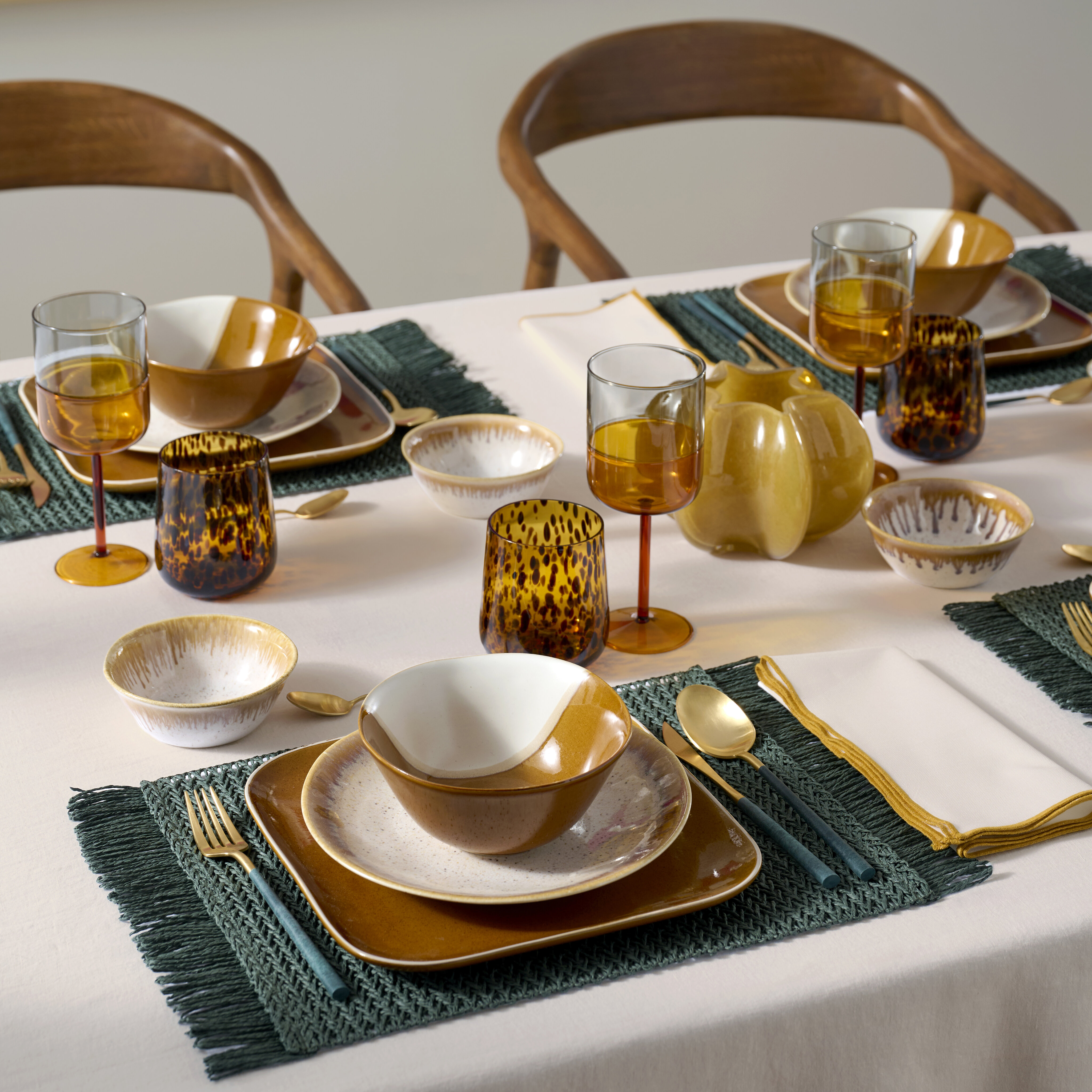 Garfo de mesa Neo Ouro-7