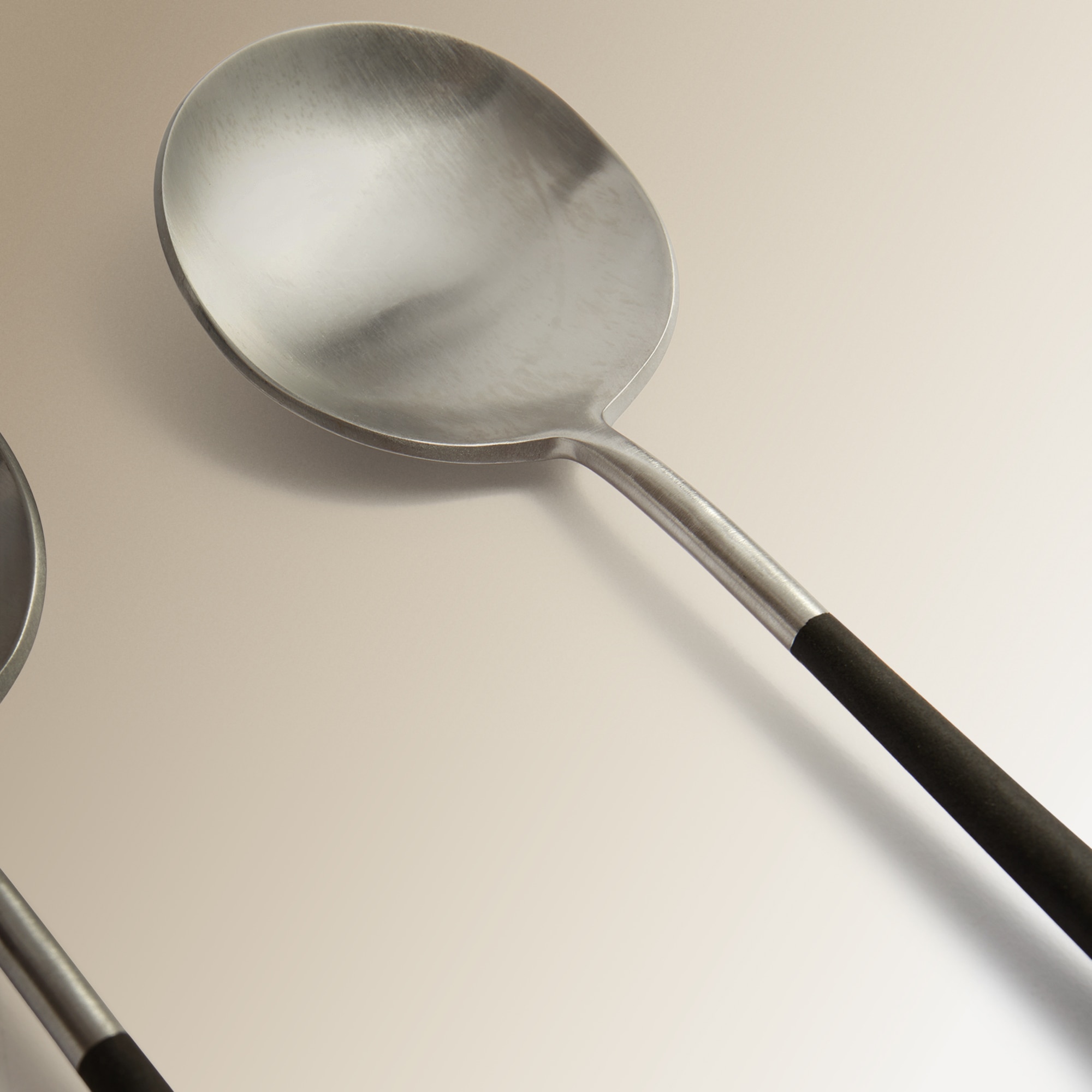 Colher para servir saladas Neo Preto Metálico-2