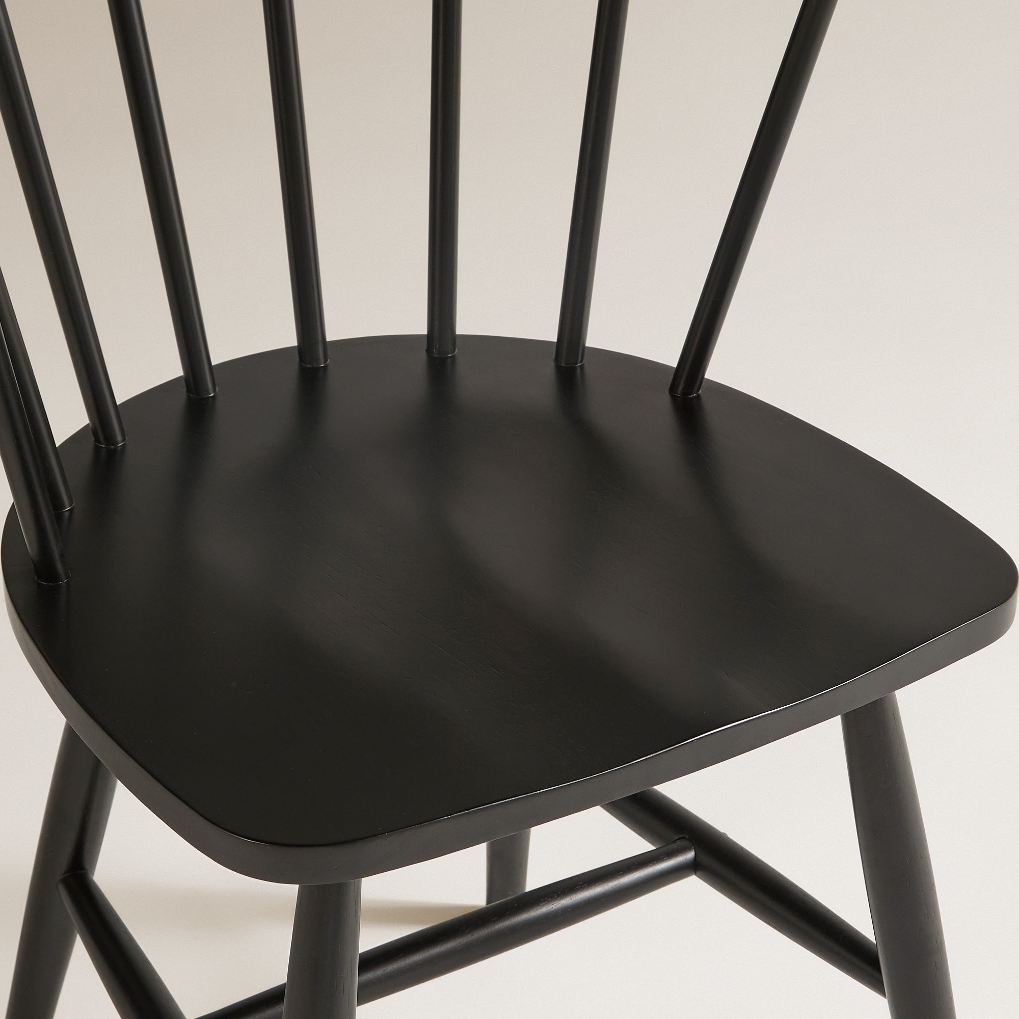 Cadeira de Madeira de Carvalho Nika Preto-6