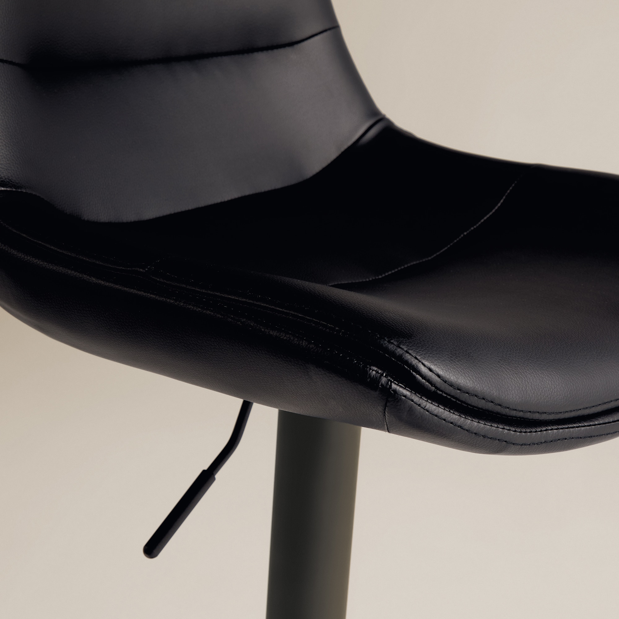 Taburete elevable de símil piel Cedric - Negro Negro-7