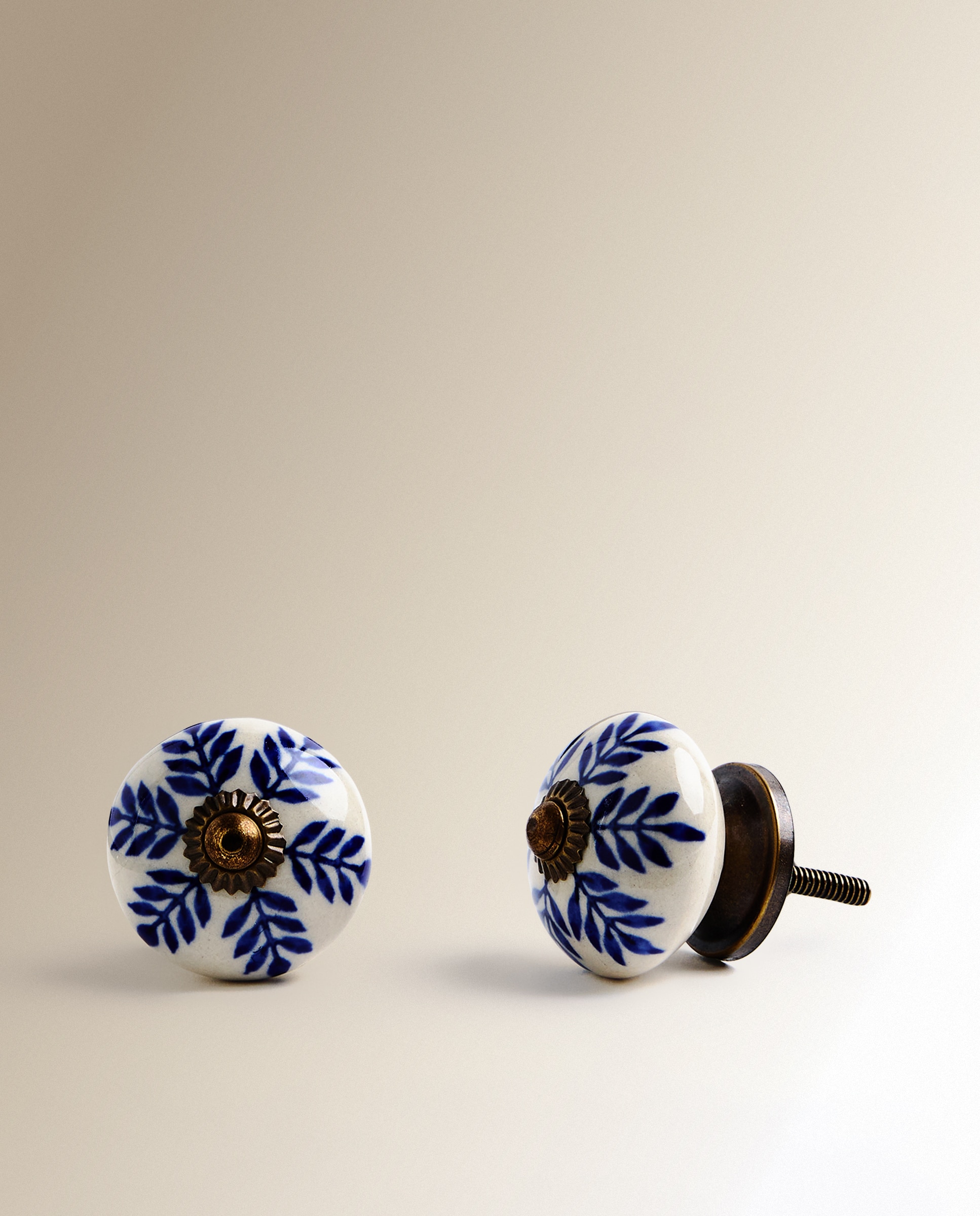Conjunto de 2 Puxadores Pintados à Mão Folhas Grande Pepa Azul-2