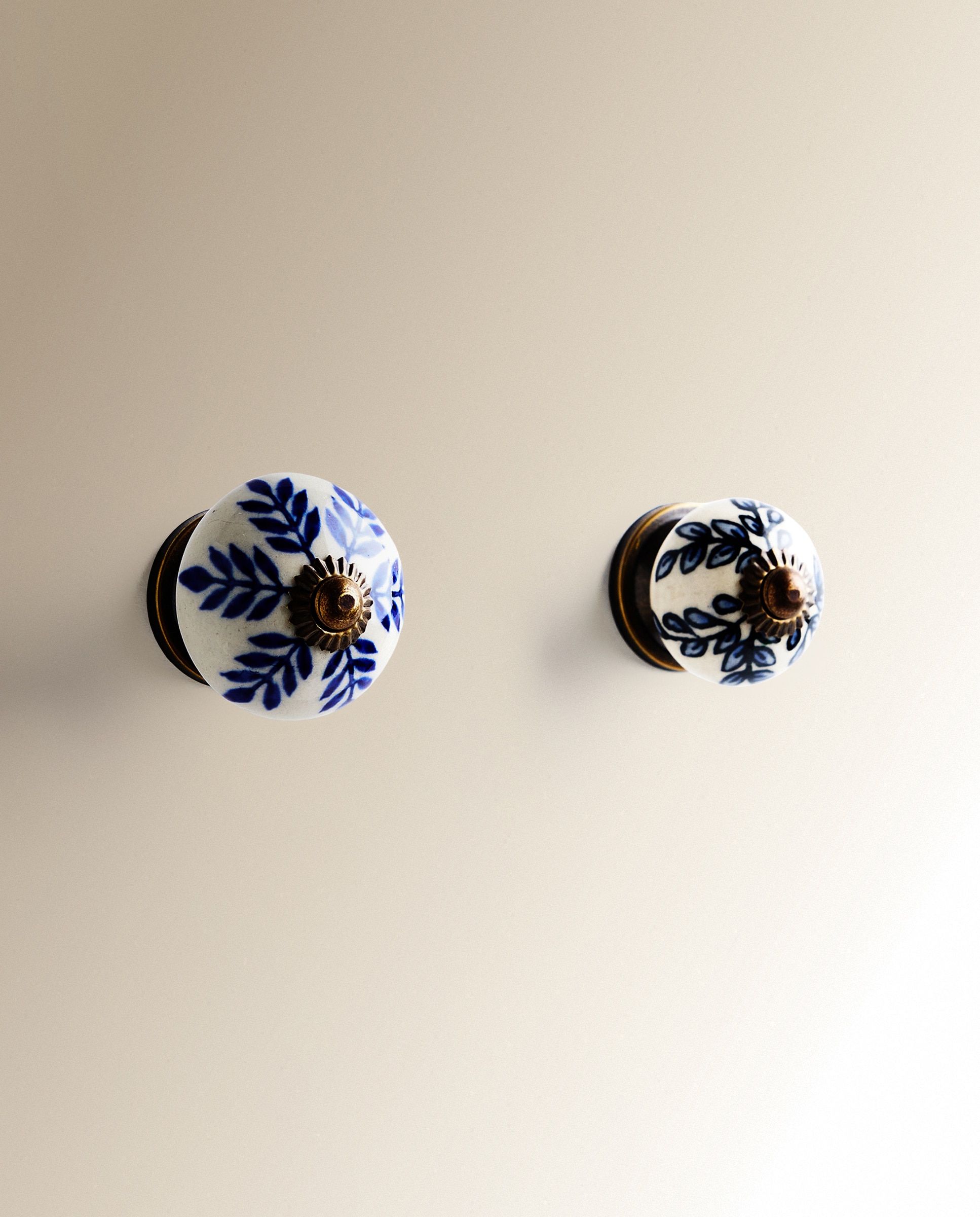 Conjunto de 2 Puxadores Pintados à Mão Folhas Grande Pepa Azul-3
