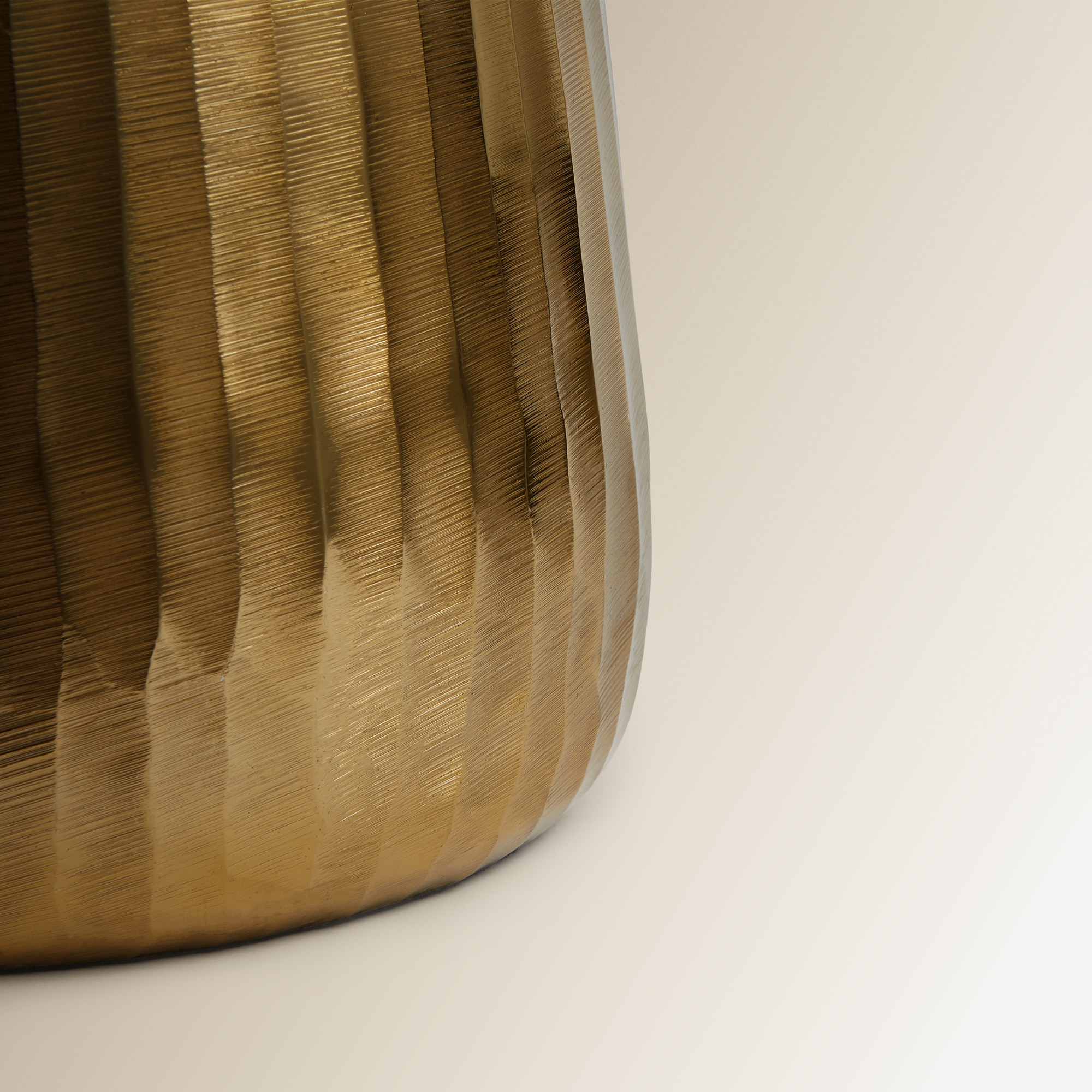 Vaso de Metal Pali - Dourado Ouro-5