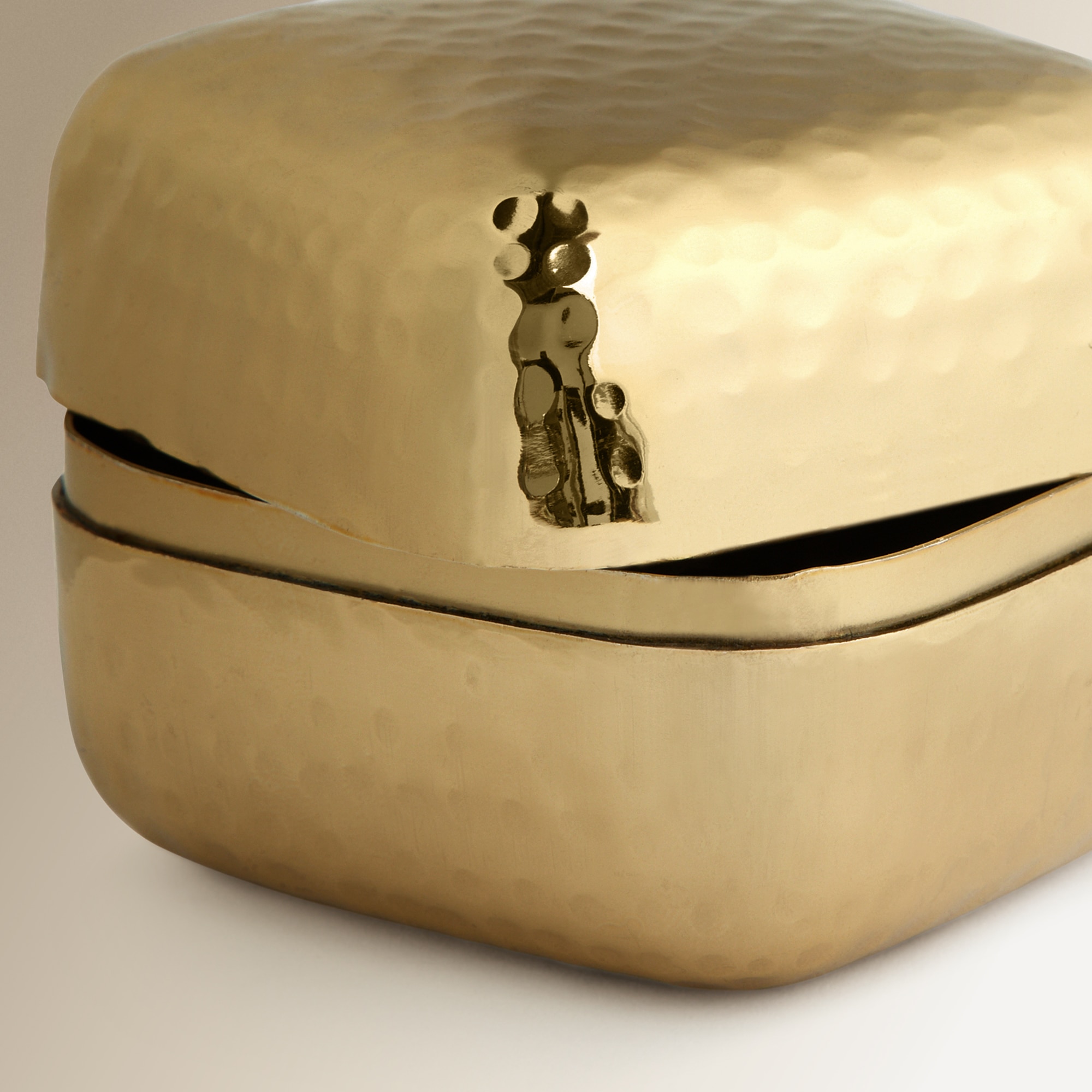 Caixa decorativa quadrada martelé Colónia Ouro-2