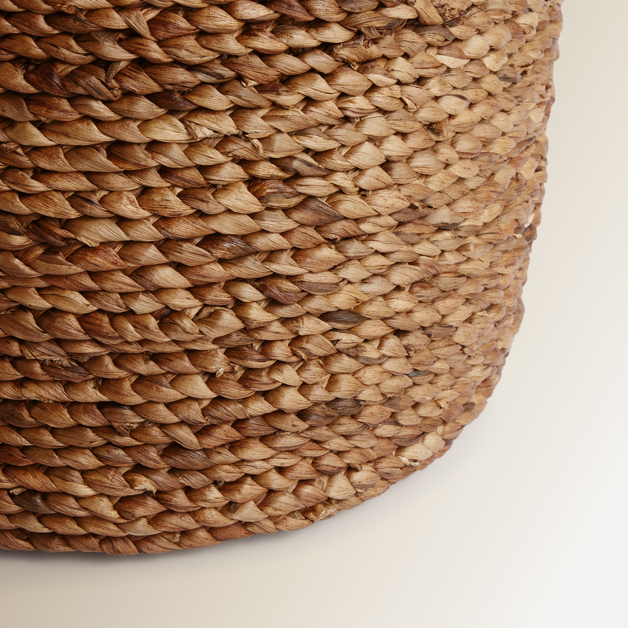 Cesta decorativa entrançada Batam Natural-3