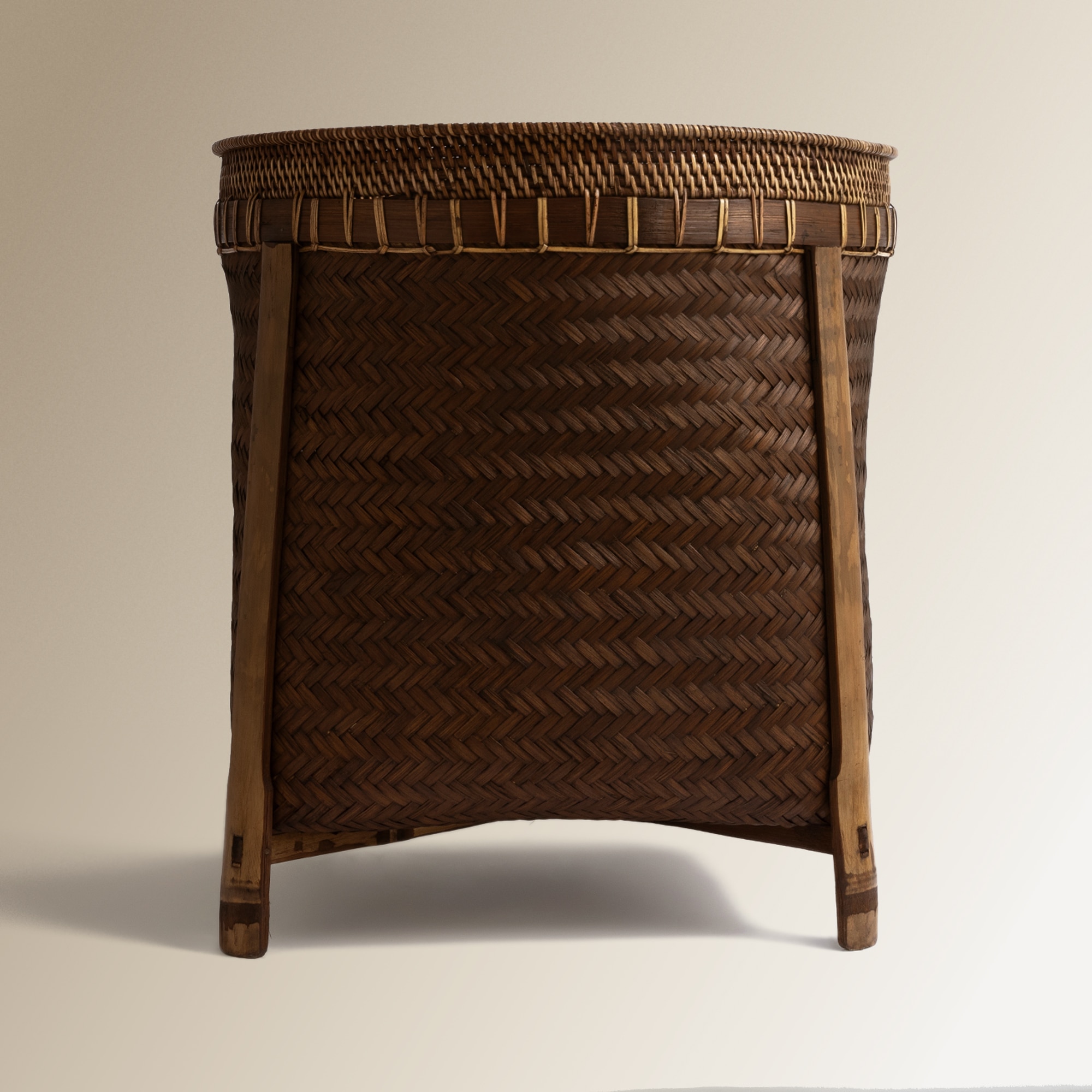 Imagem 0 de Cesta de bambu com pés Laos