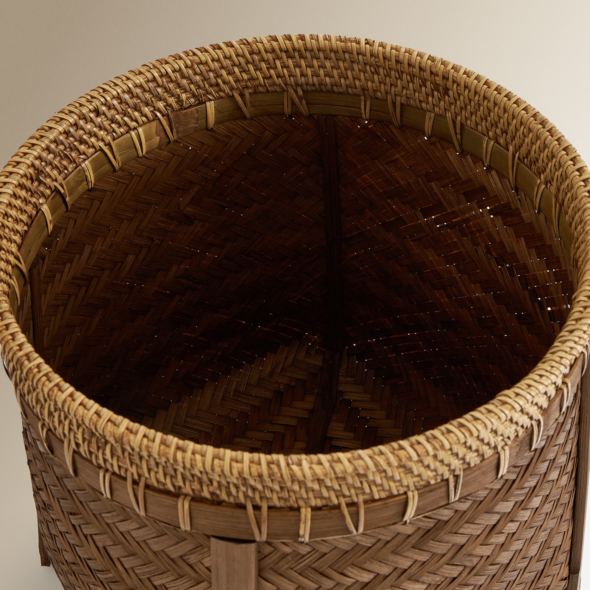 Cesta de bambu com pés Laos Chocolate-2