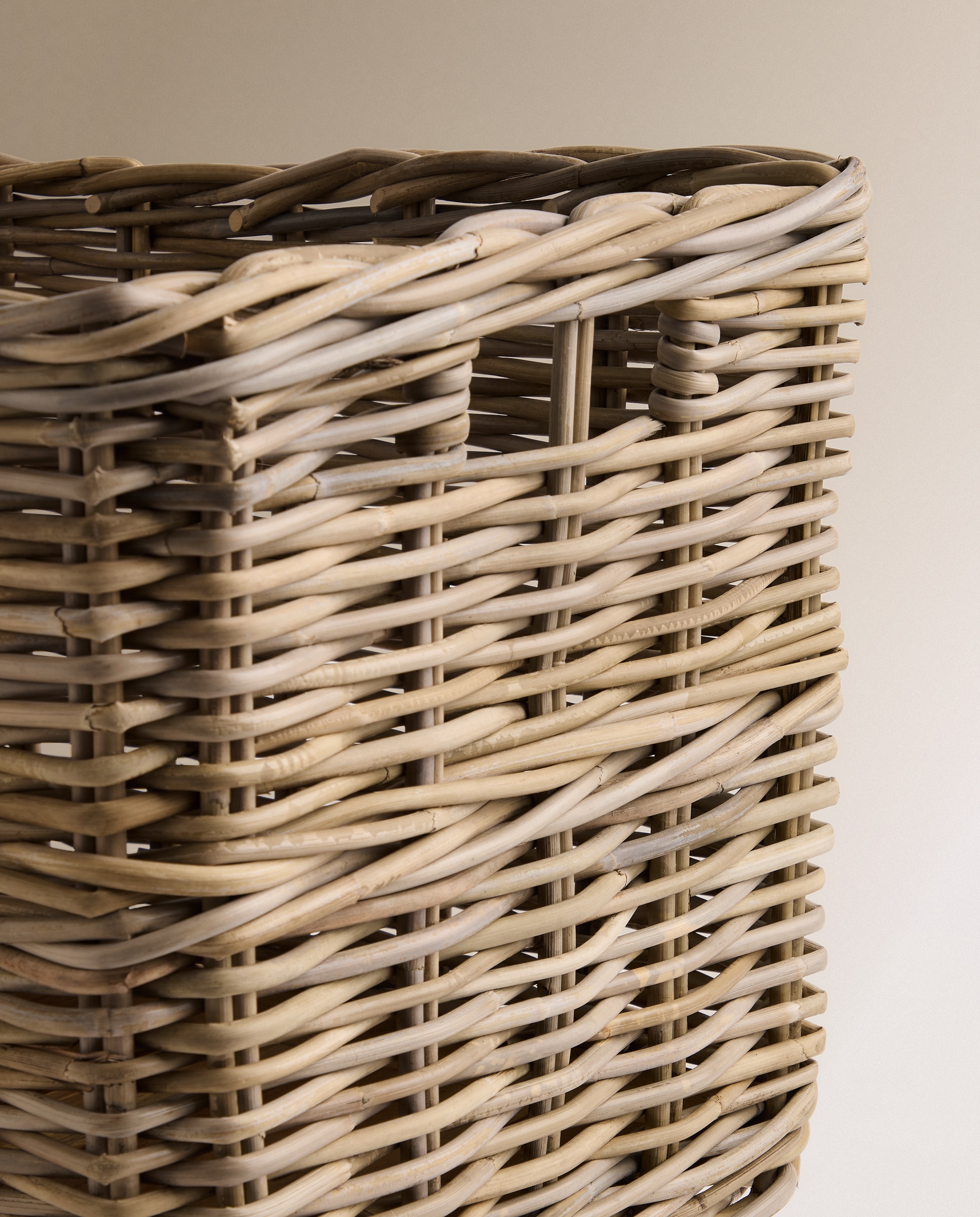 Cesta de Rattan com Rodas Natural-3