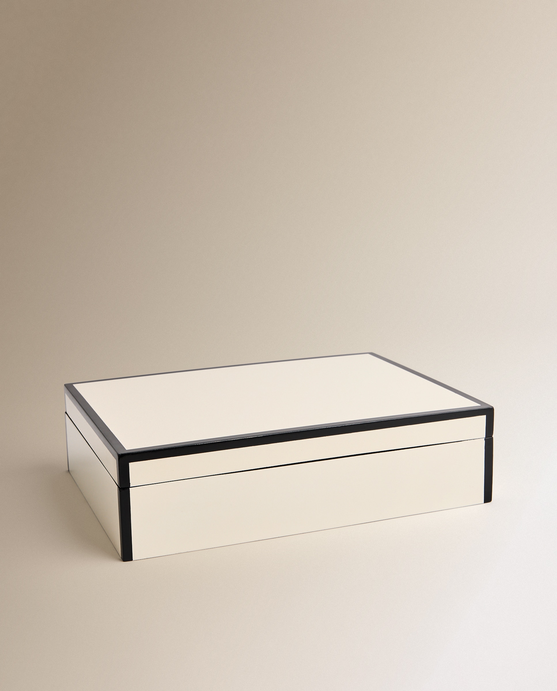 Imagen 1 de Caja decorativa Laca - Blanco 21,8 x 30,5 cm Blanco