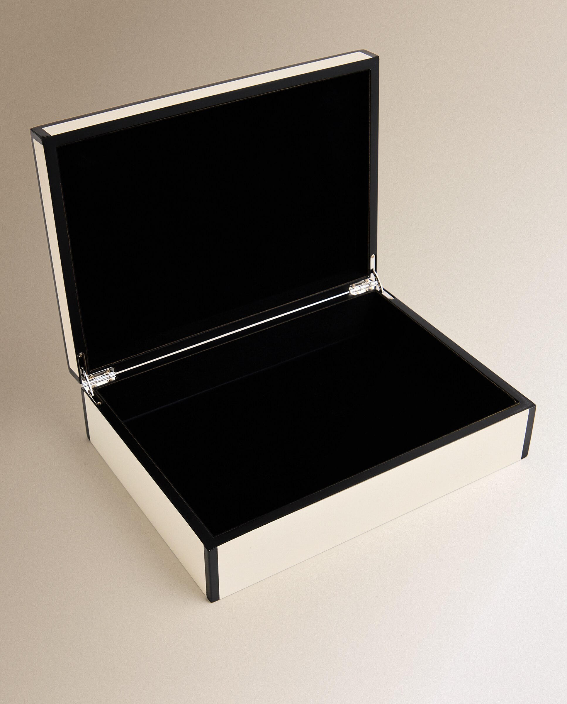 Imagen 3 de Caja decorativa Laca - Blanco 21,8 x 30,5 cm Blanco