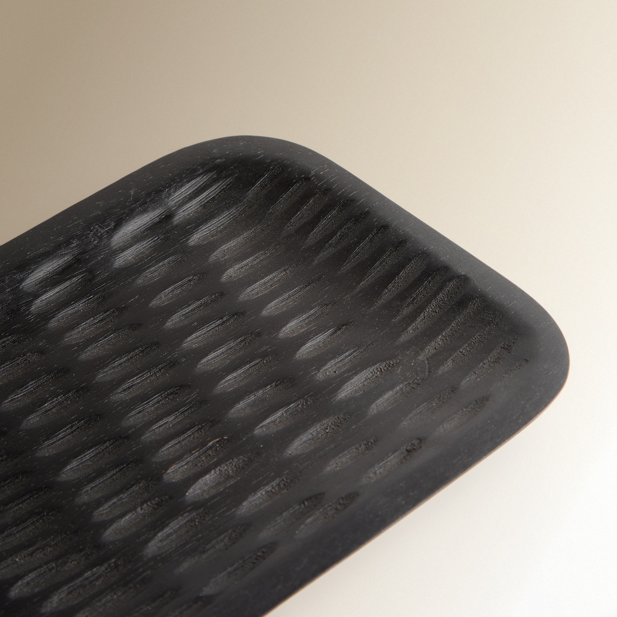 Bandeja decorativa de madera de mango Chennai - Negro 24 cm Negro-3