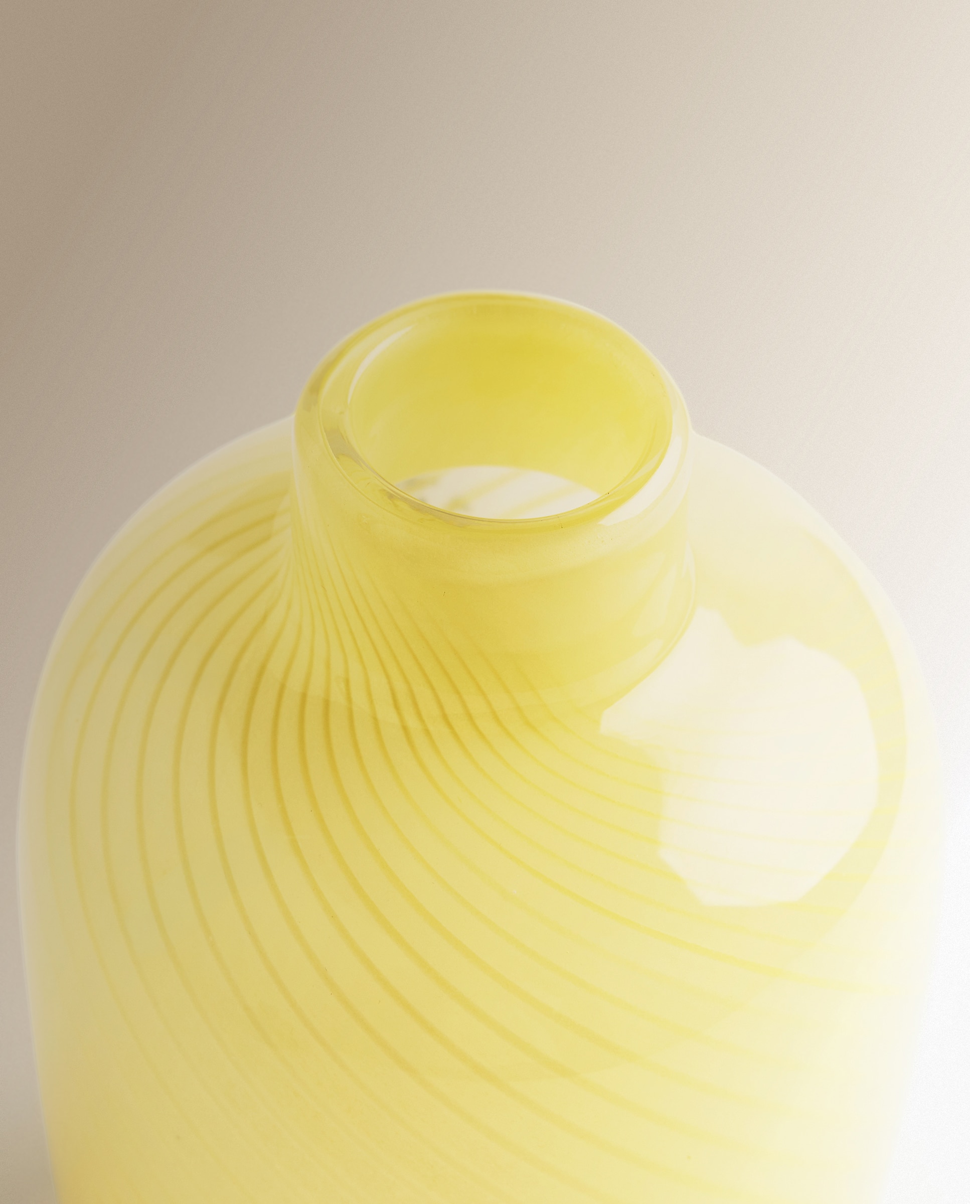 Jarra Decorativa de Vidro Bari Amarelo-3