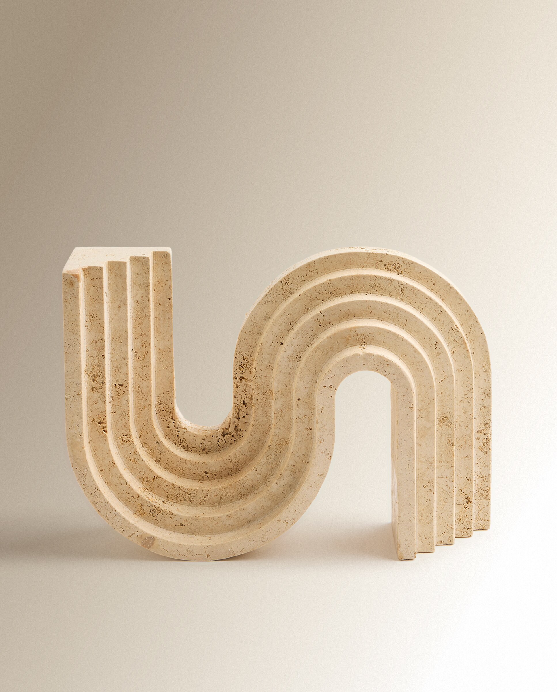 Figura Decorativa Curvas Toba Cru-2