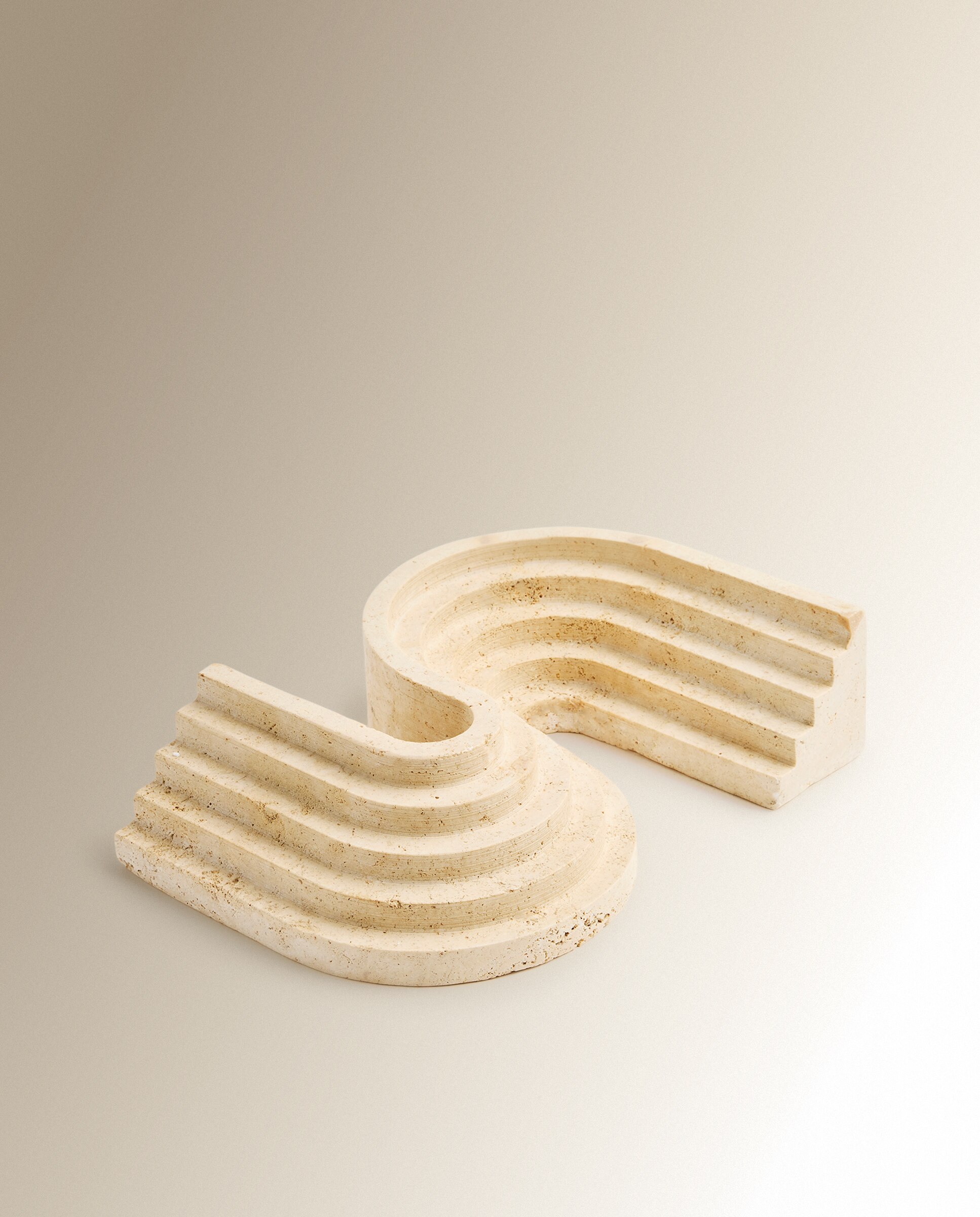 Figura Decorativa Curvas Toba Cru-3