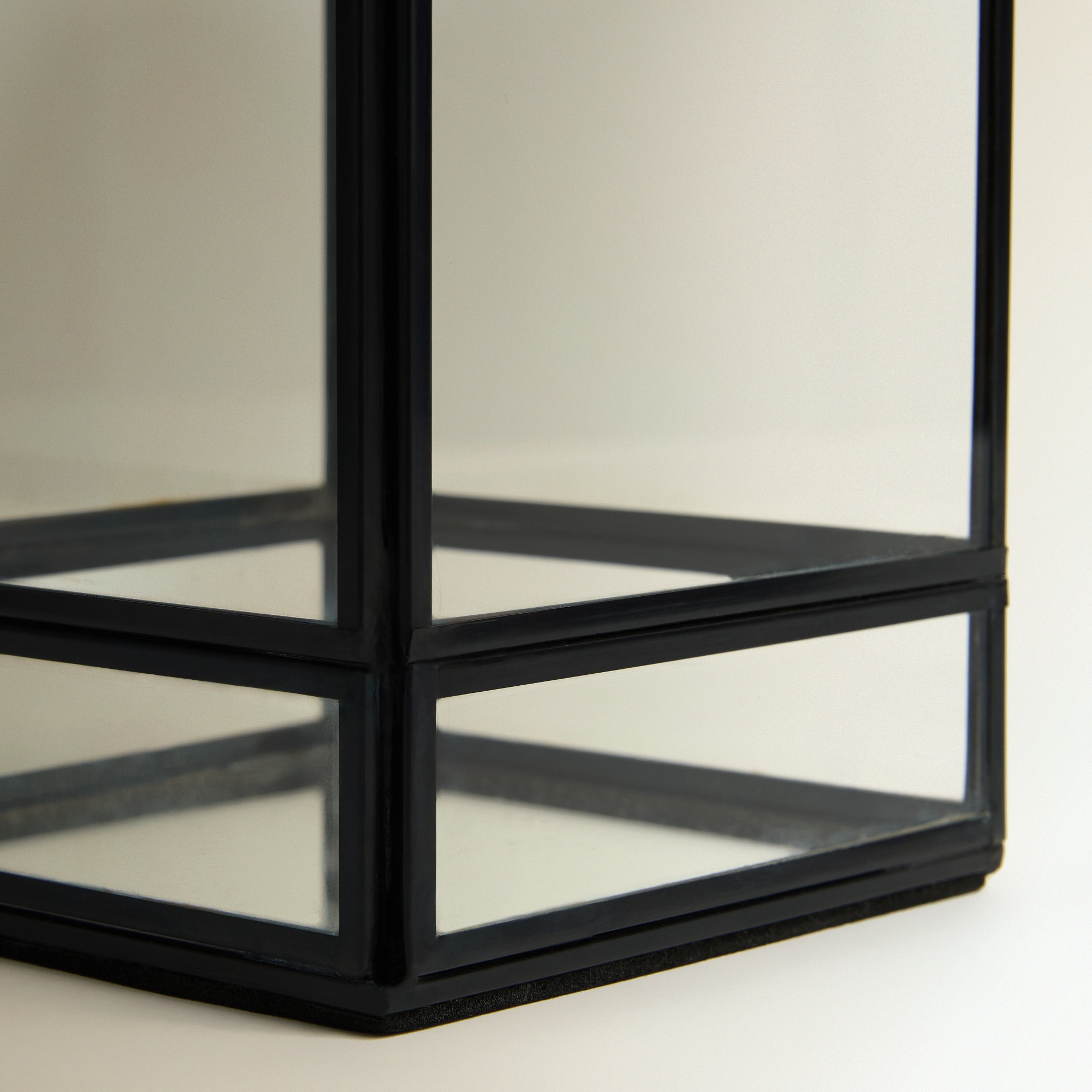 Lanterna de Metal Sandton Preto-3