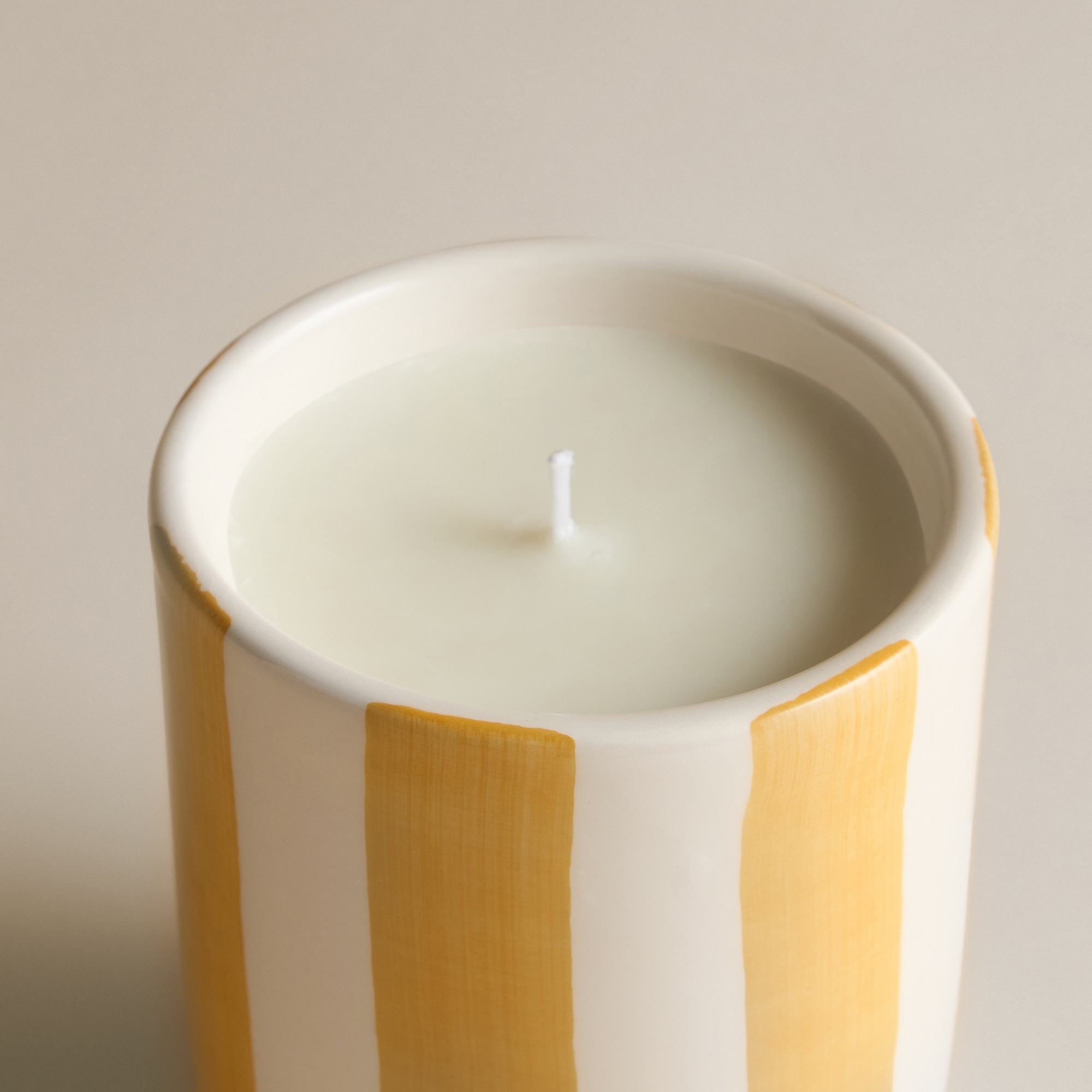 Vela Aromática em Copo às Riscas Citronela Amarelo-3