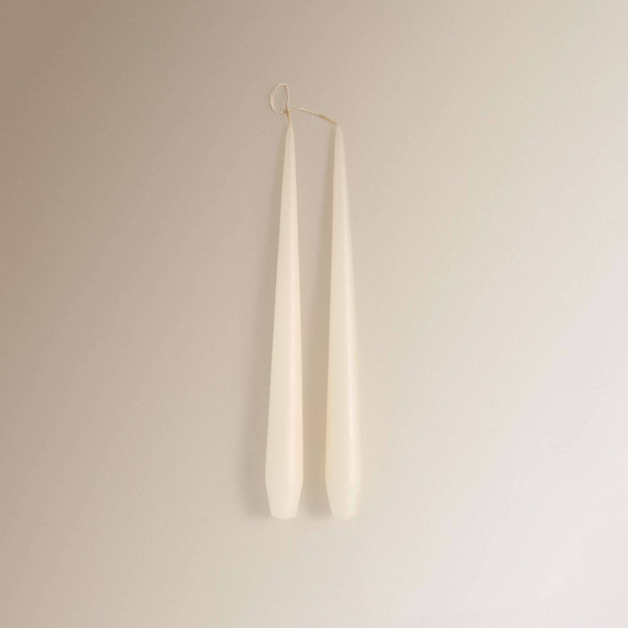 Conjunto de 2 Velas Cónicas Ester & Eric Cru-2