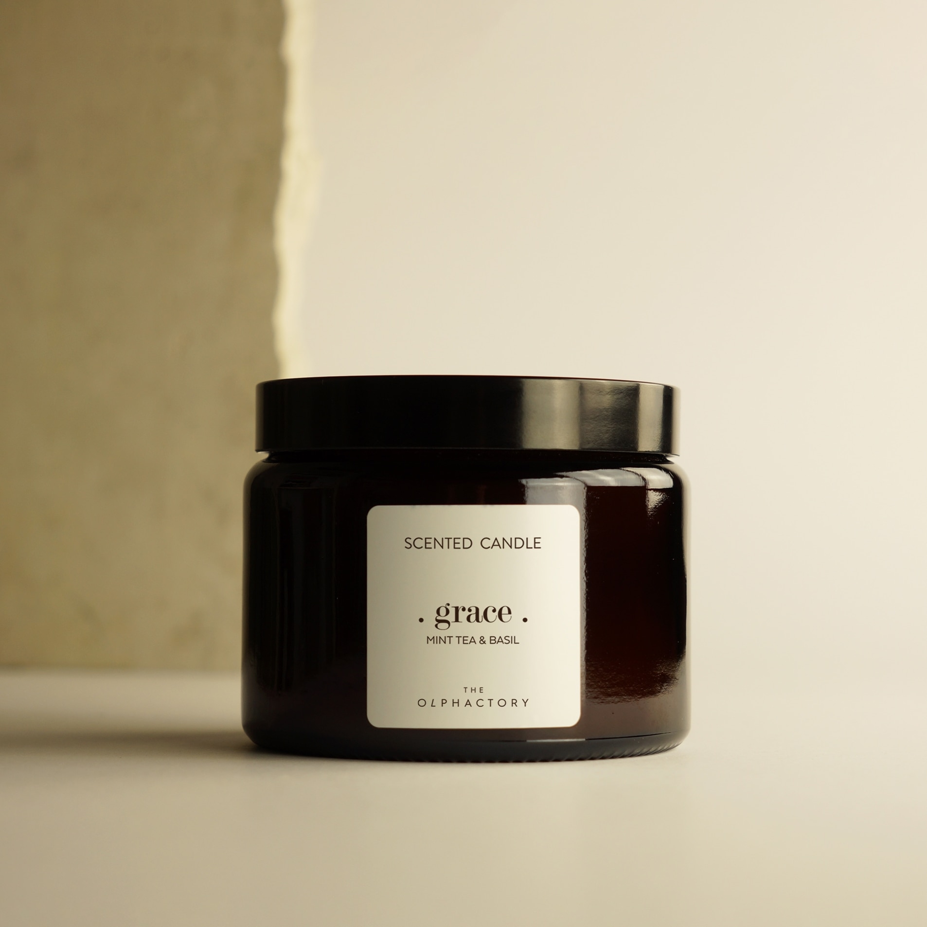 Imagem 0 de Vela em Copo Perfumada Grace Mint Tea & Basis Amber