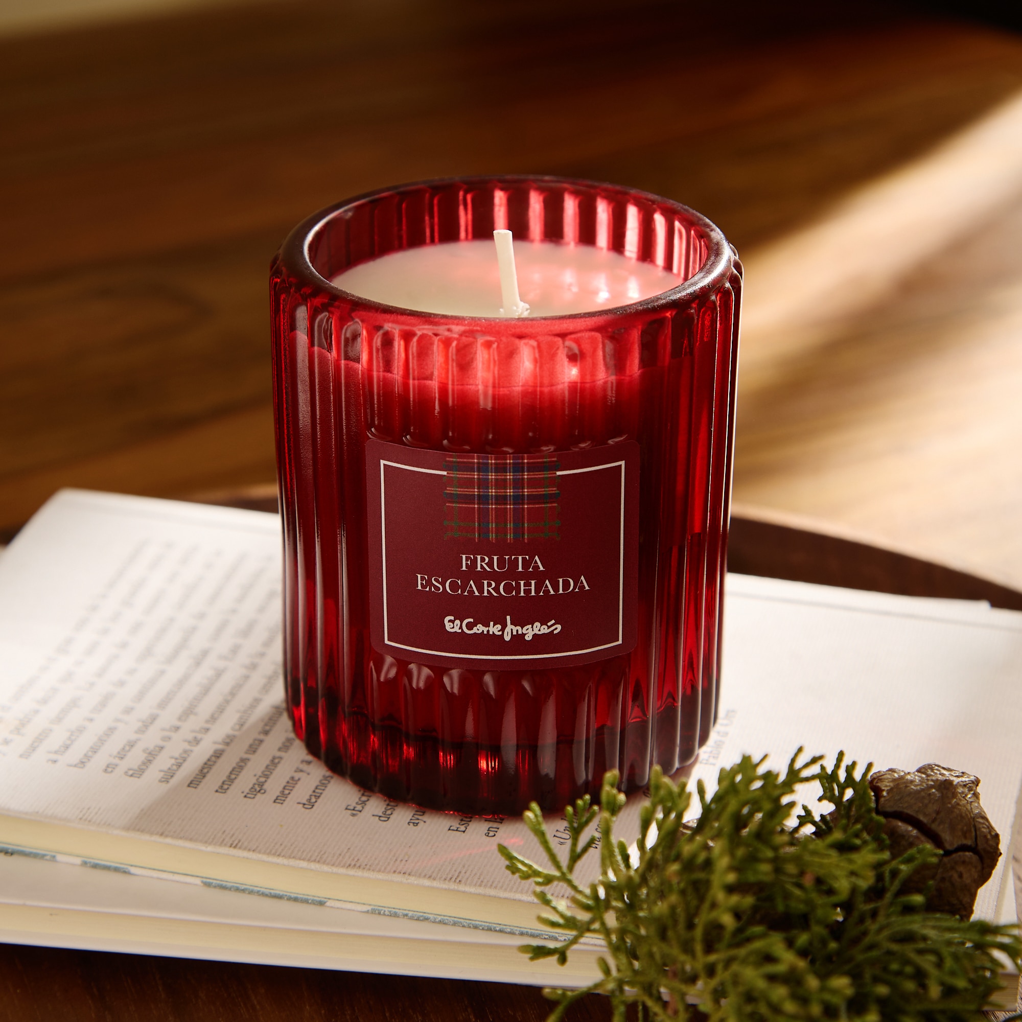 Vela em Copo Fruta com Relevo Natal Multicolor-1