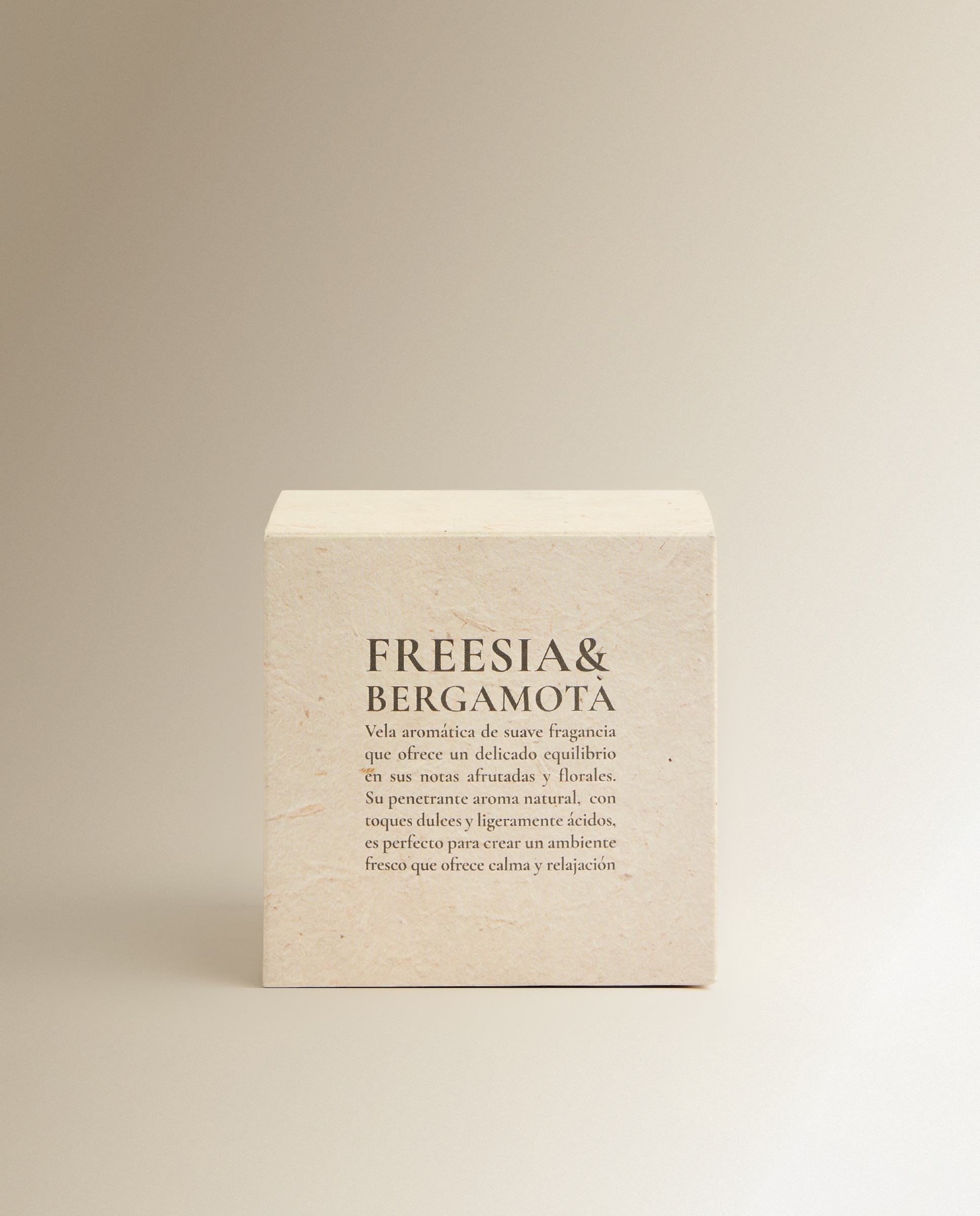 Imagen 4 de Vela en vaso Cerámica Moldeada Freesia & Bergamota - Crudo Crudo