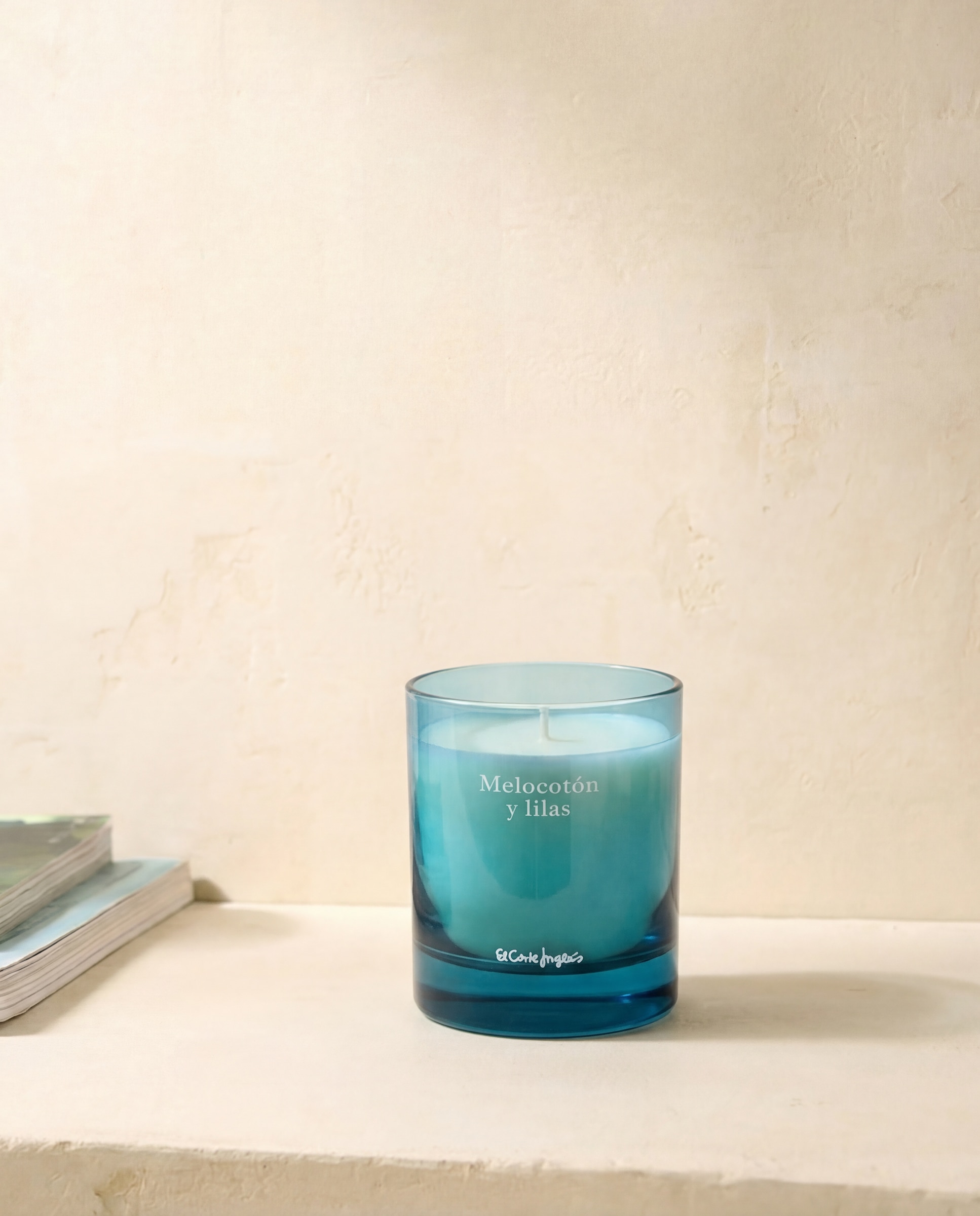 El Corte Inglés - Vela aromática en vaso Melocotón y lilas Summer Collection.