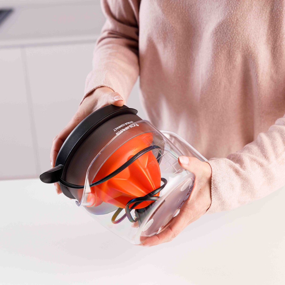 Exprimidor eléctrico Taurus Citrus Compact con doble sentido de rotación Transparente / Negro-2